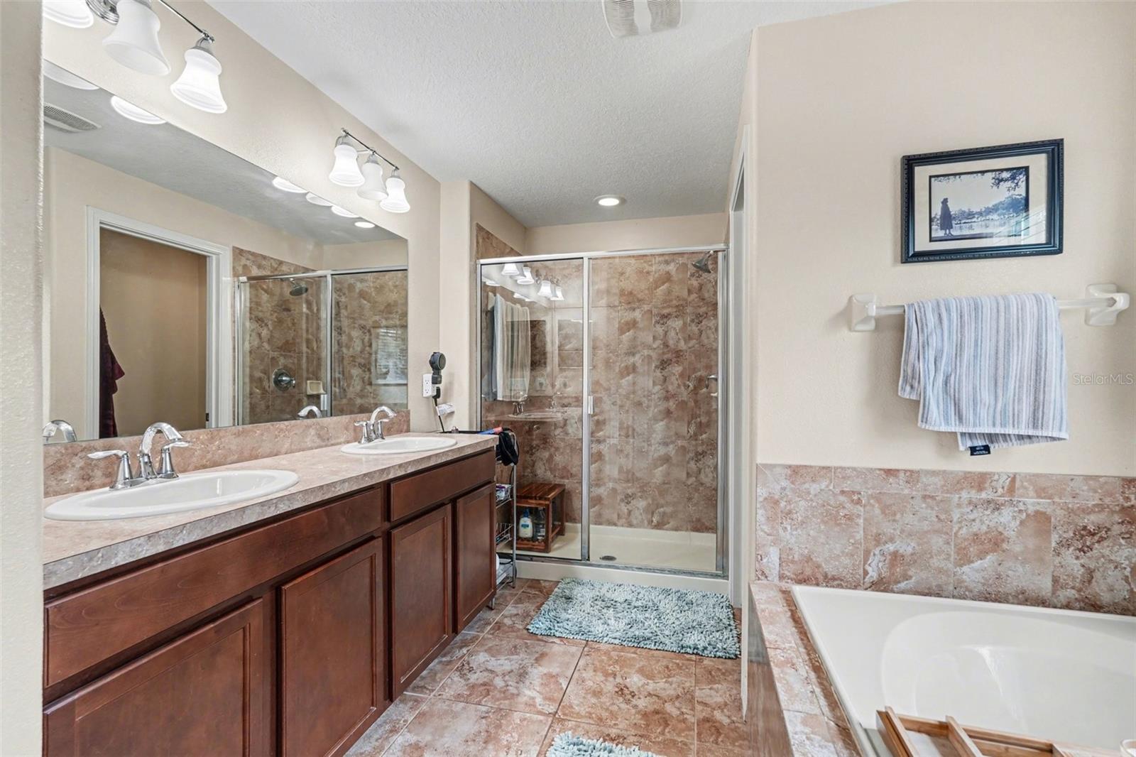 Listing photo id 22 for 20542 Grand Vista Lane