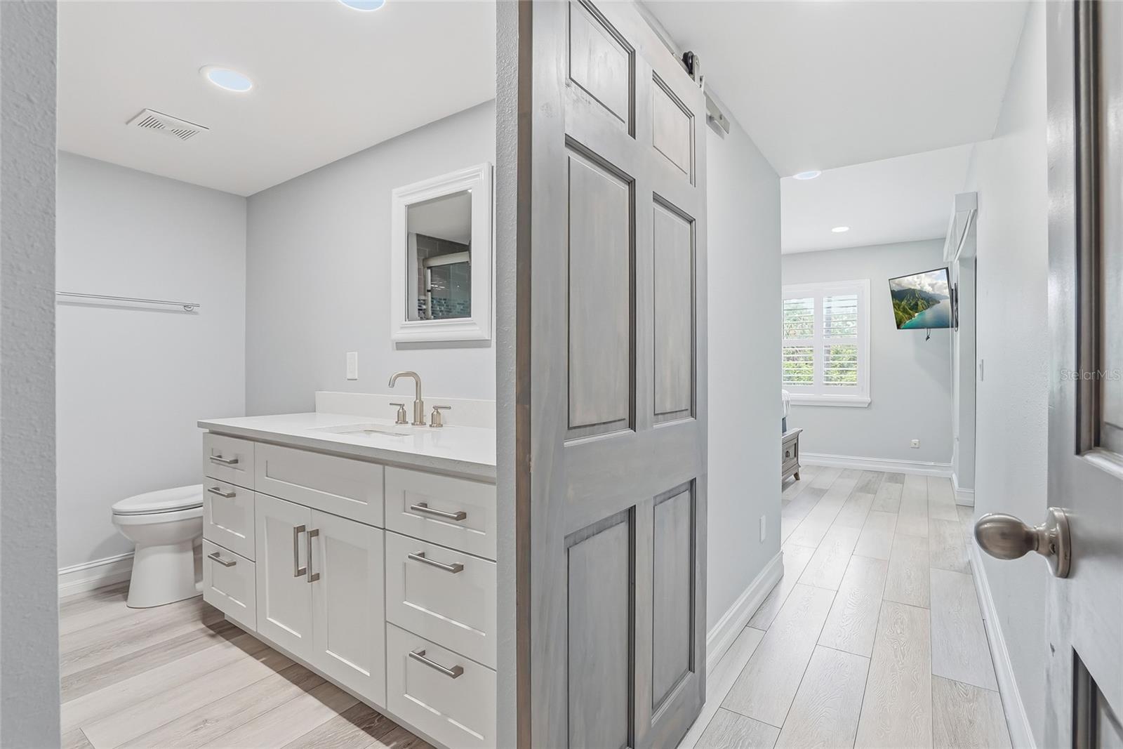 Image 10 of 36 For 130 Woodlake Wynde  130