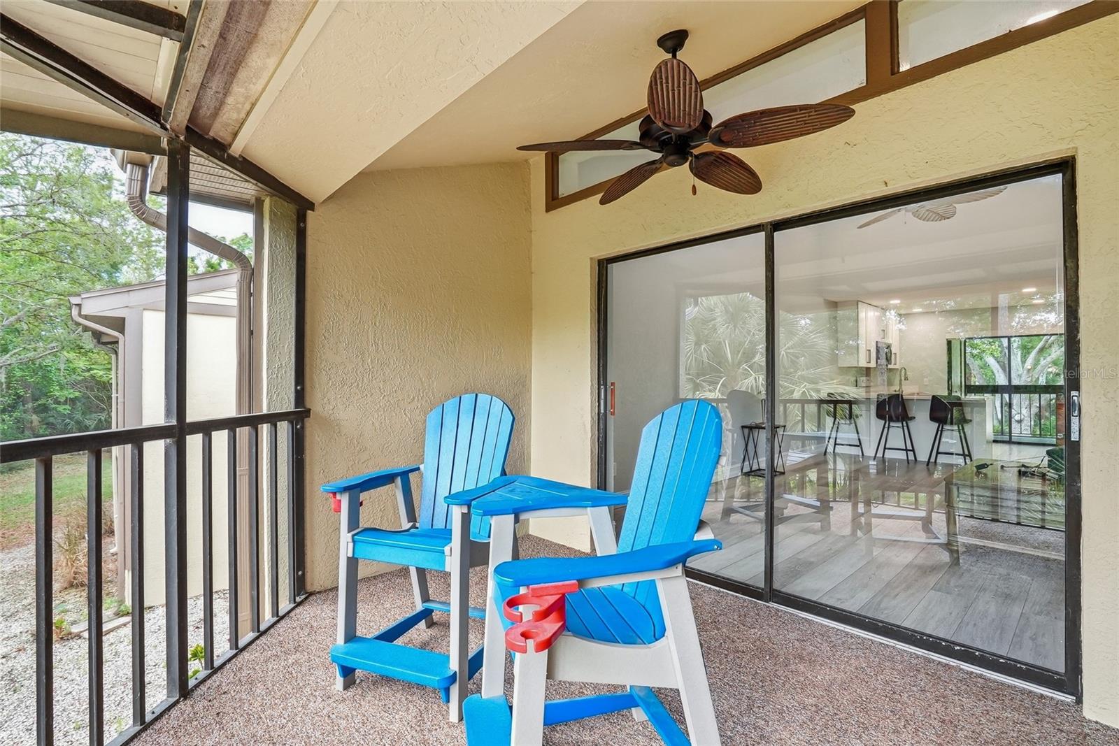 Image 20 of 36 For 130 Woodlake Wynde  130