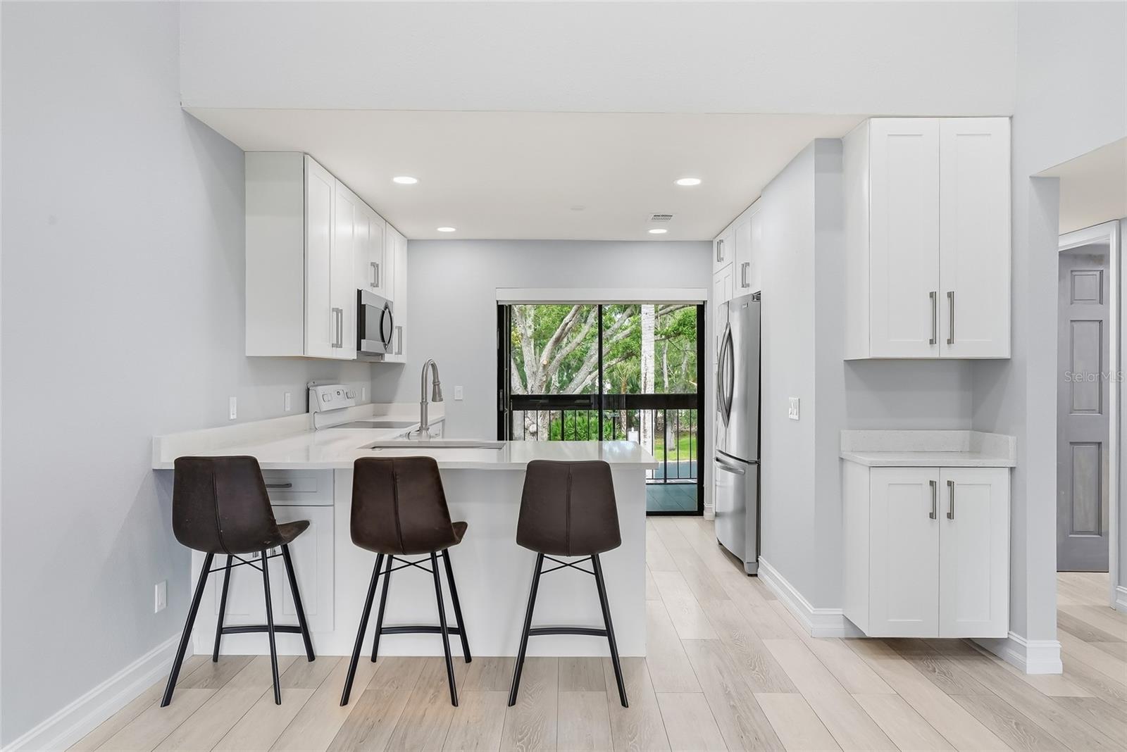 Image 21 of 36 For 130 Woodlake Wynde  130