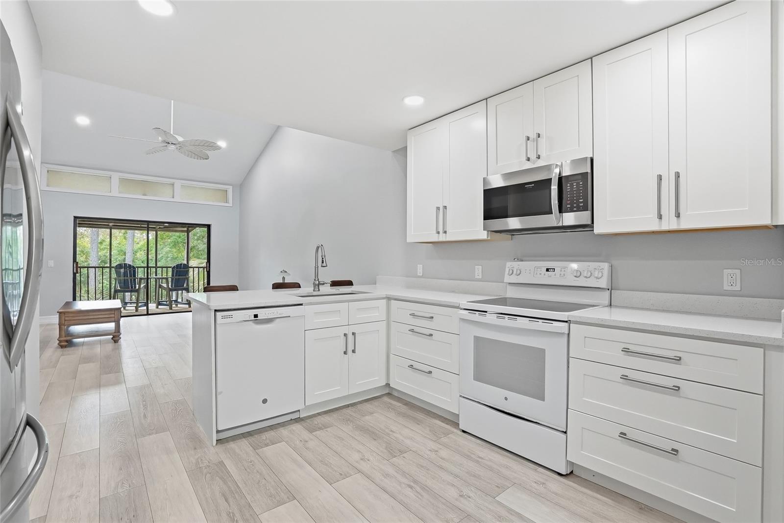 Image 25 of 36 For 130 Woodlake Wynde  130