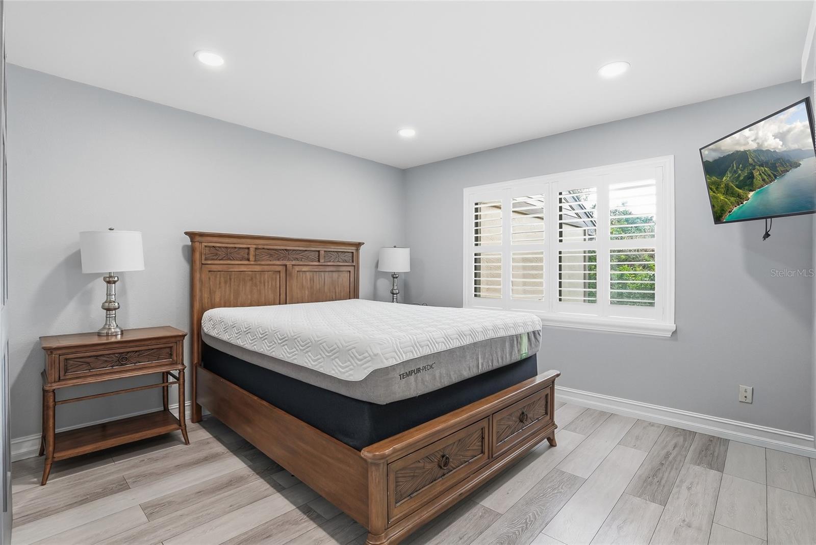 Image 27 of 36 For 130 Woodlake Wynde  130