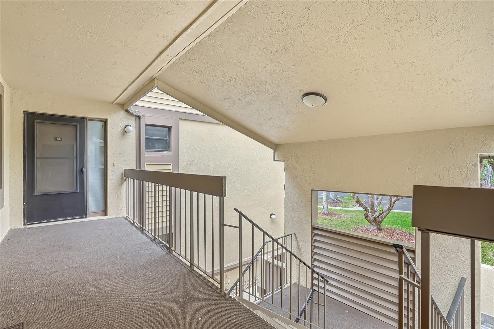 Image 3 of 36 For 130 Woodlake Wynde  130