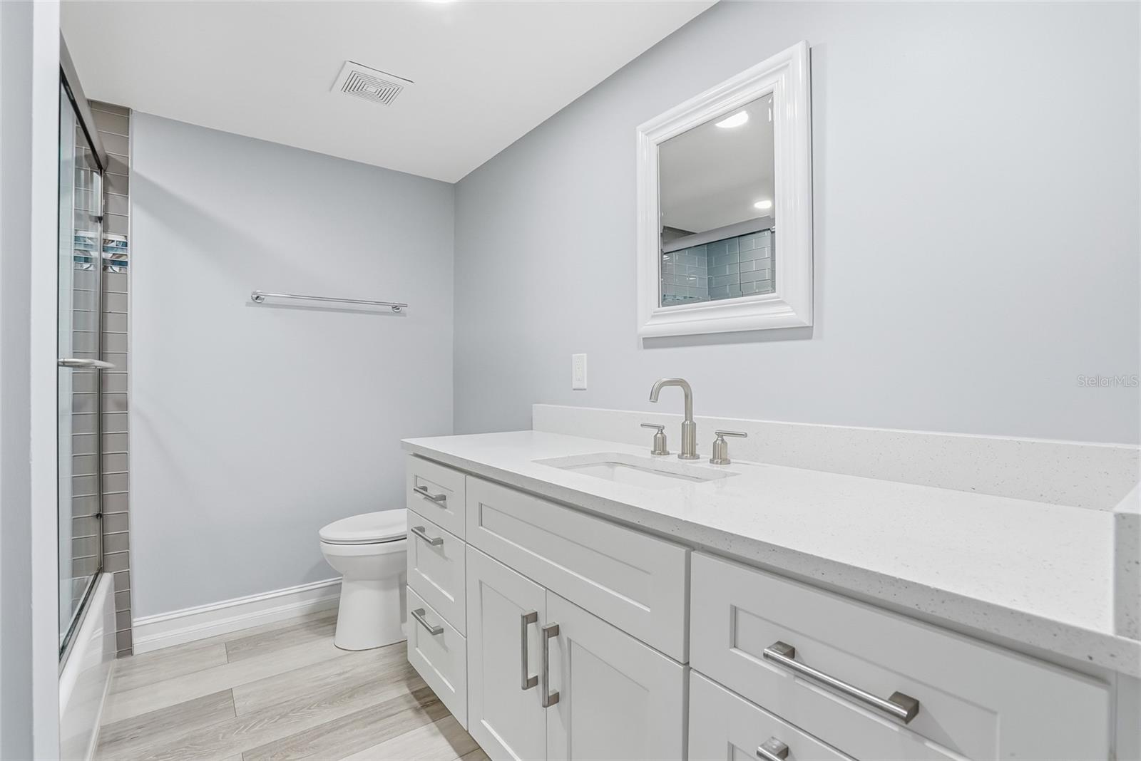 Image 30 of 36 For 130 Woodlake Wynde  130