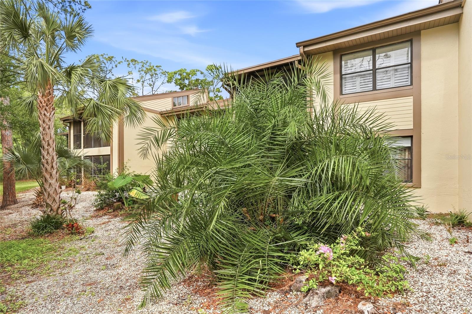 Image 5 of 36 For 130 Woodlake Wynde  130