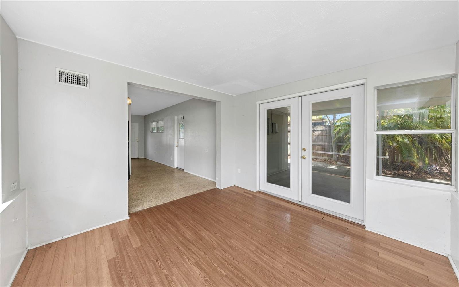 Image 16 of 17 For 4118 Flamingo Drive