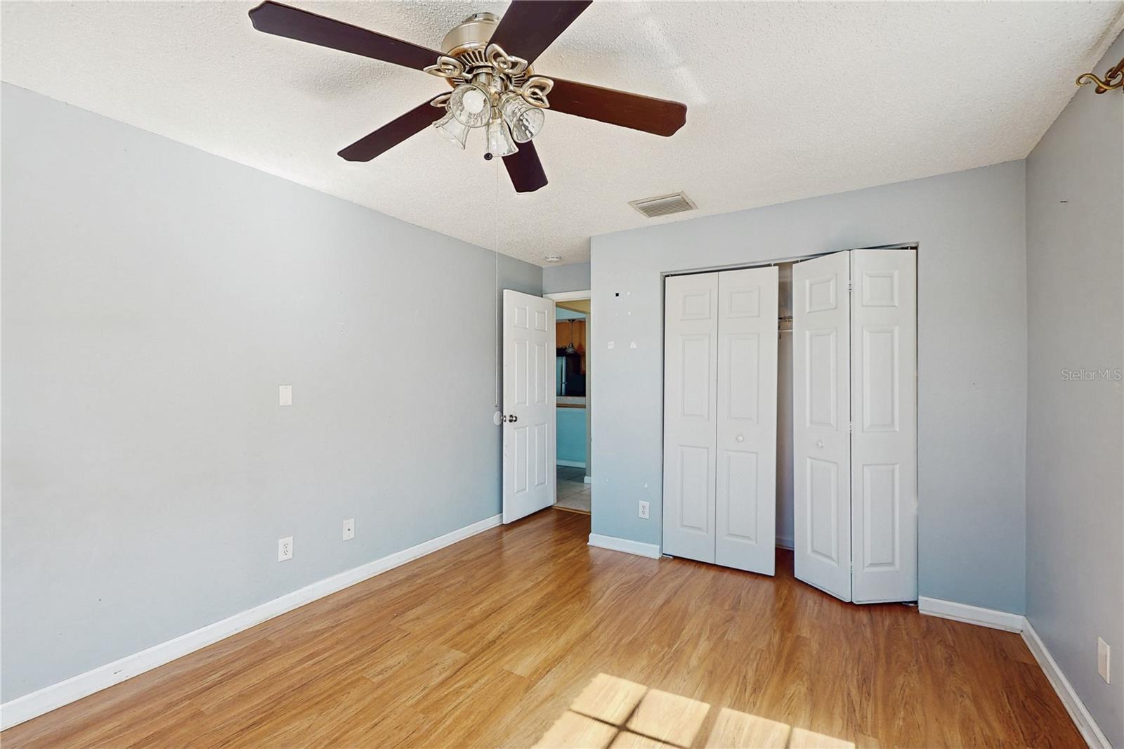 Image 20 of 24 For 117 Mercury Avenue 117