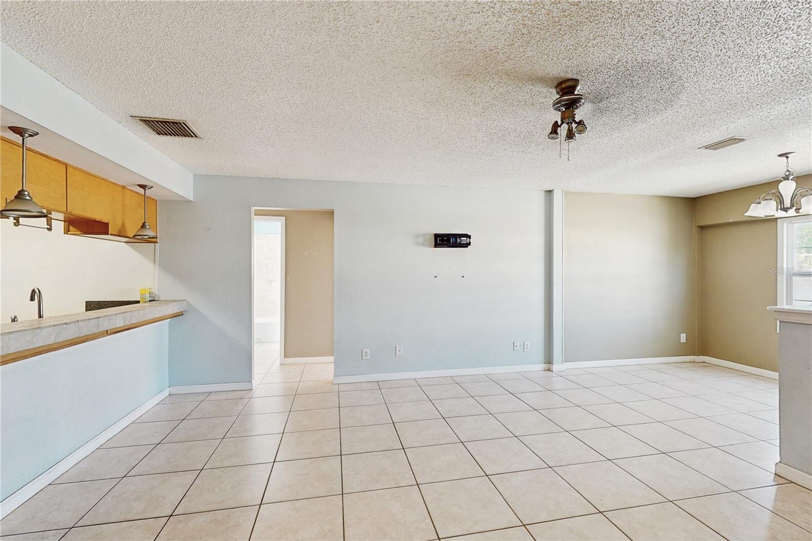 Image 4 of 24 For 117 Mercury Avenue 117