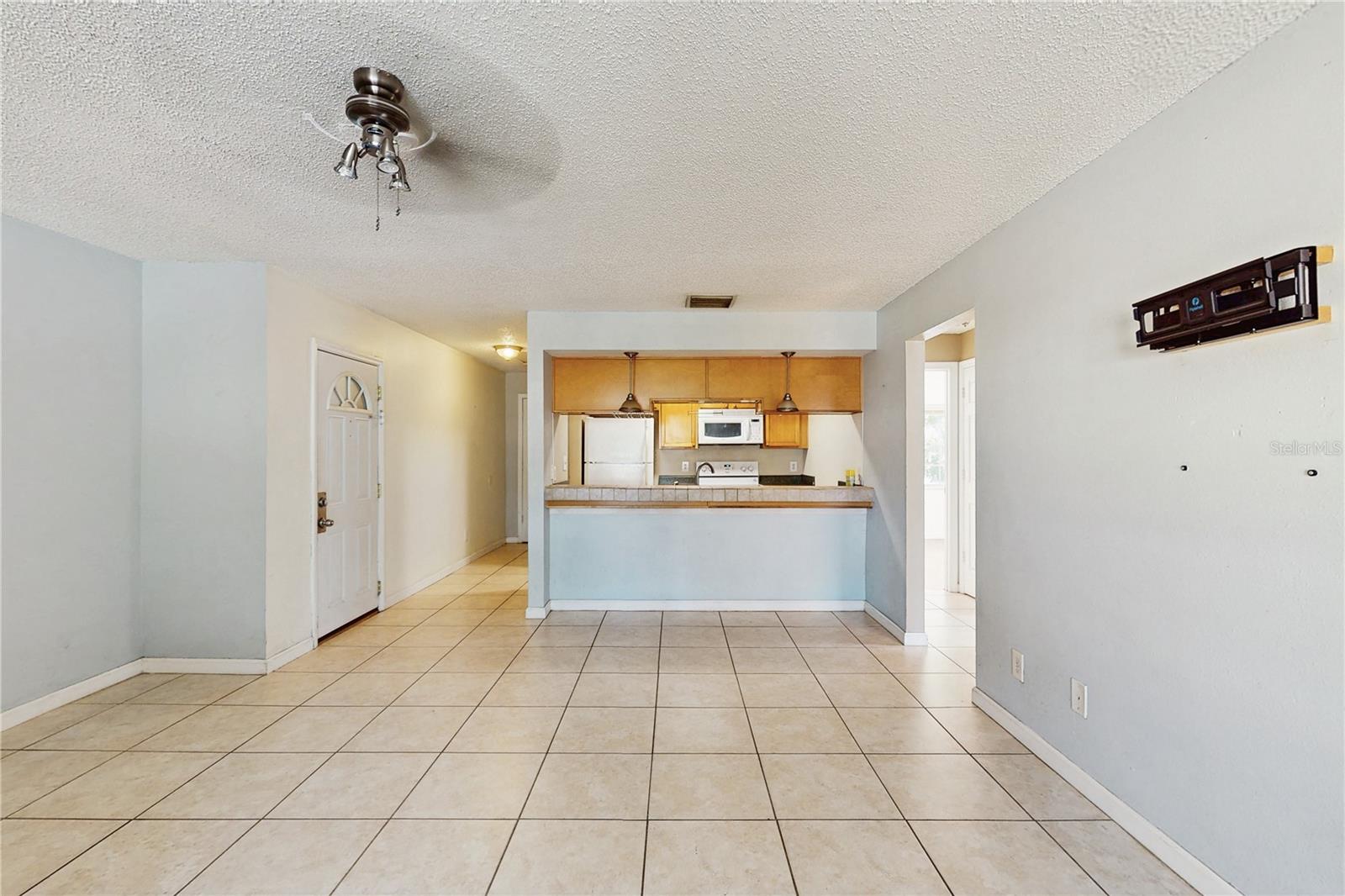 Image 8 of 24 For 117 Mercury Avenue 117