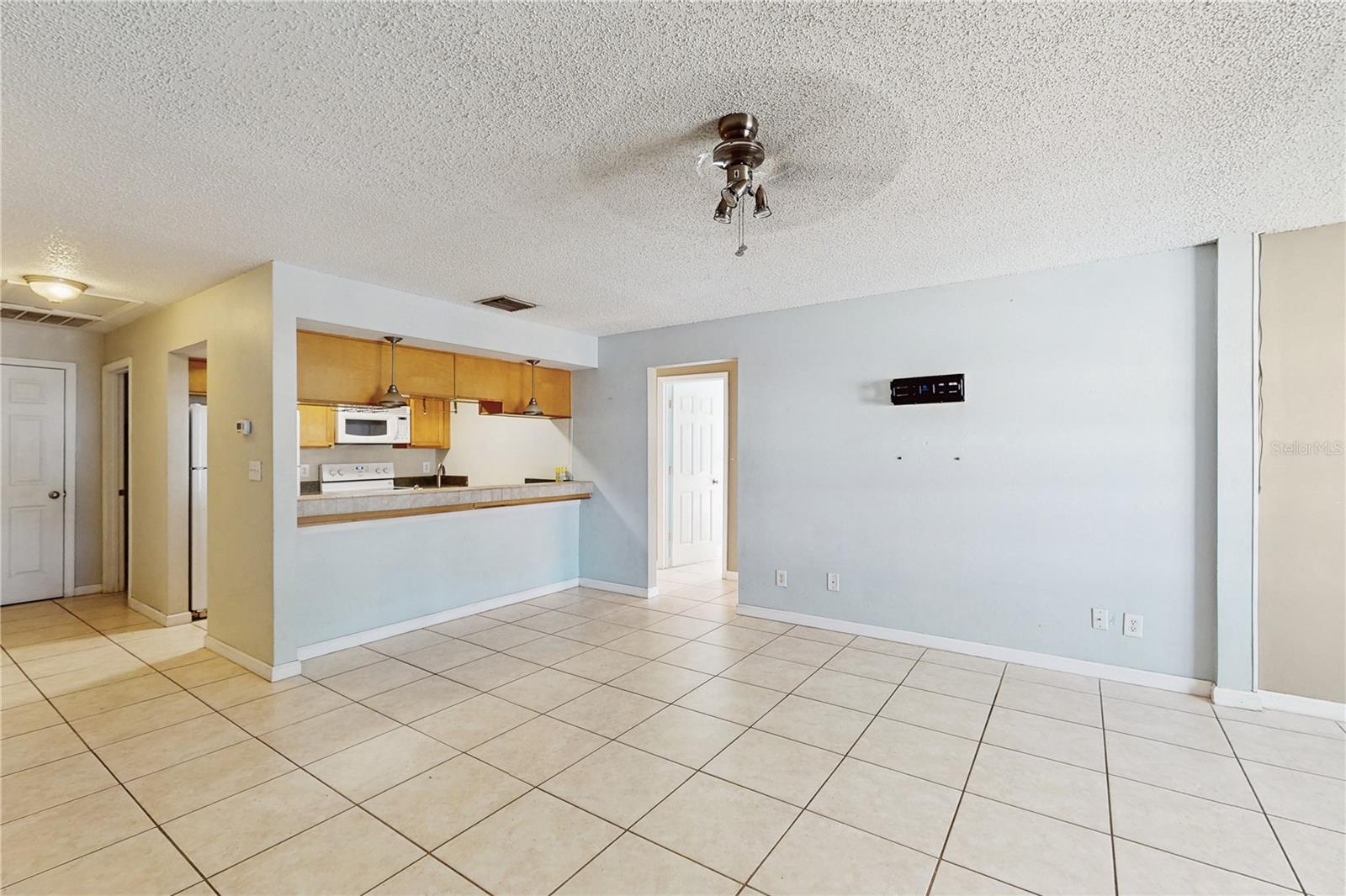 Image 9 of 24 For 117 Mercury Avenue 117