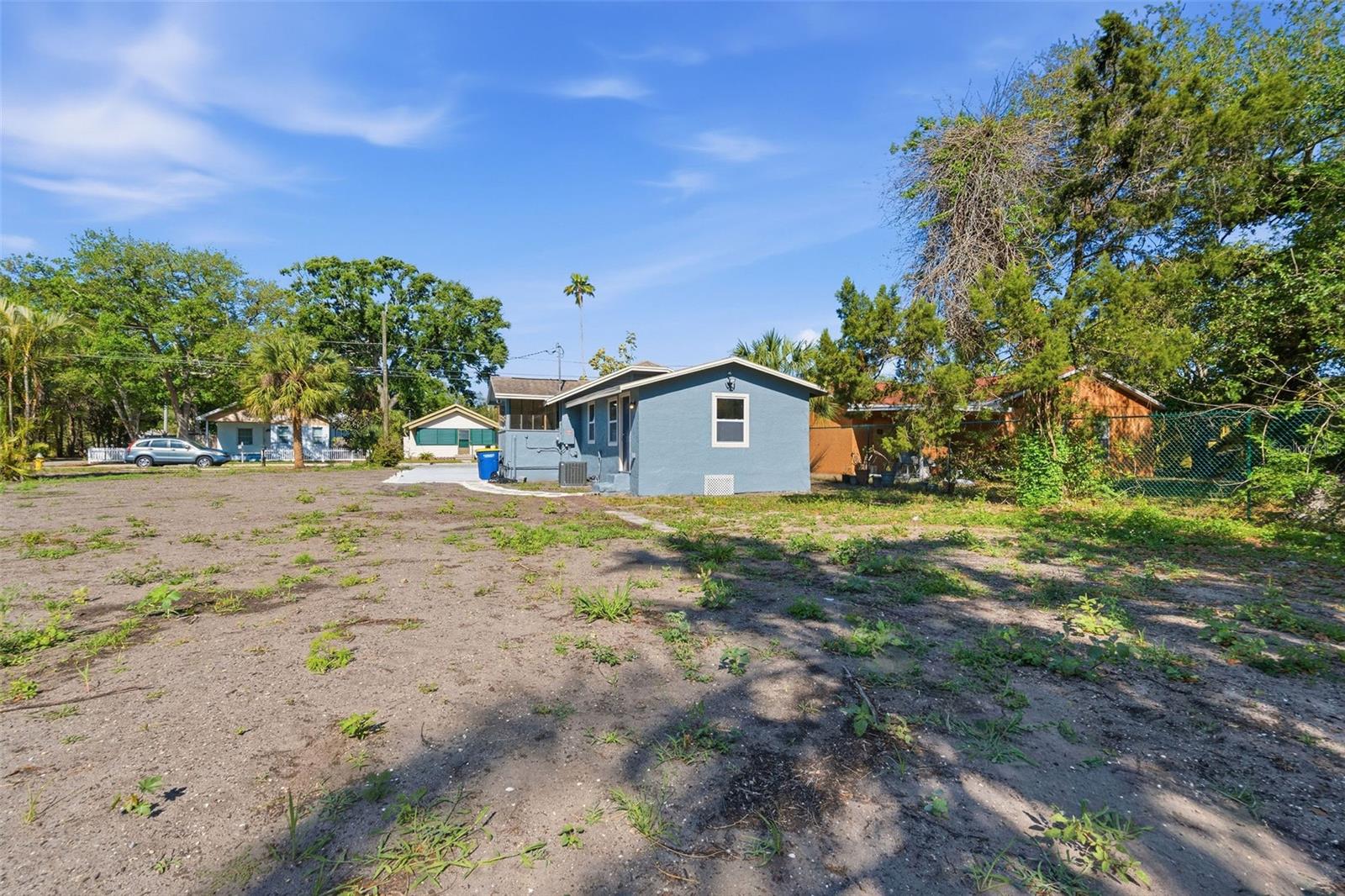 Image 14 of 18 For 903 Vine Avenue