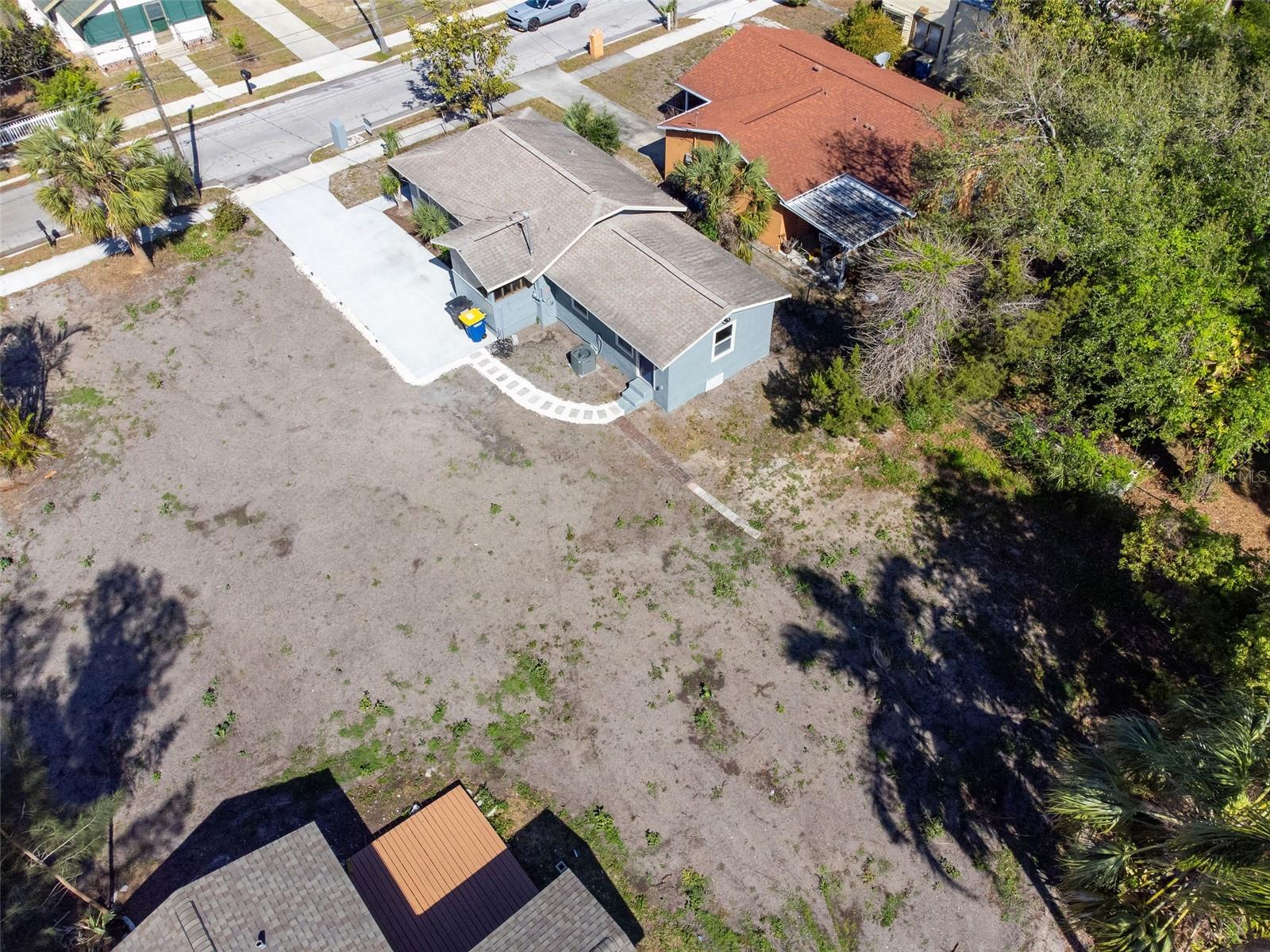 Image 16 of 18 For 903 Vine Avenue