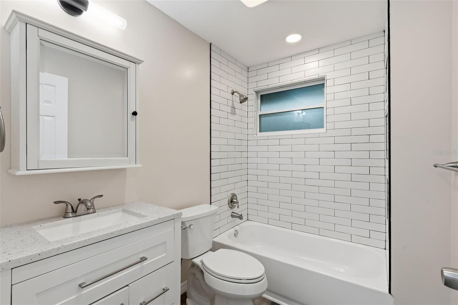 Image 9 of 18 For 903 Vine Avenue