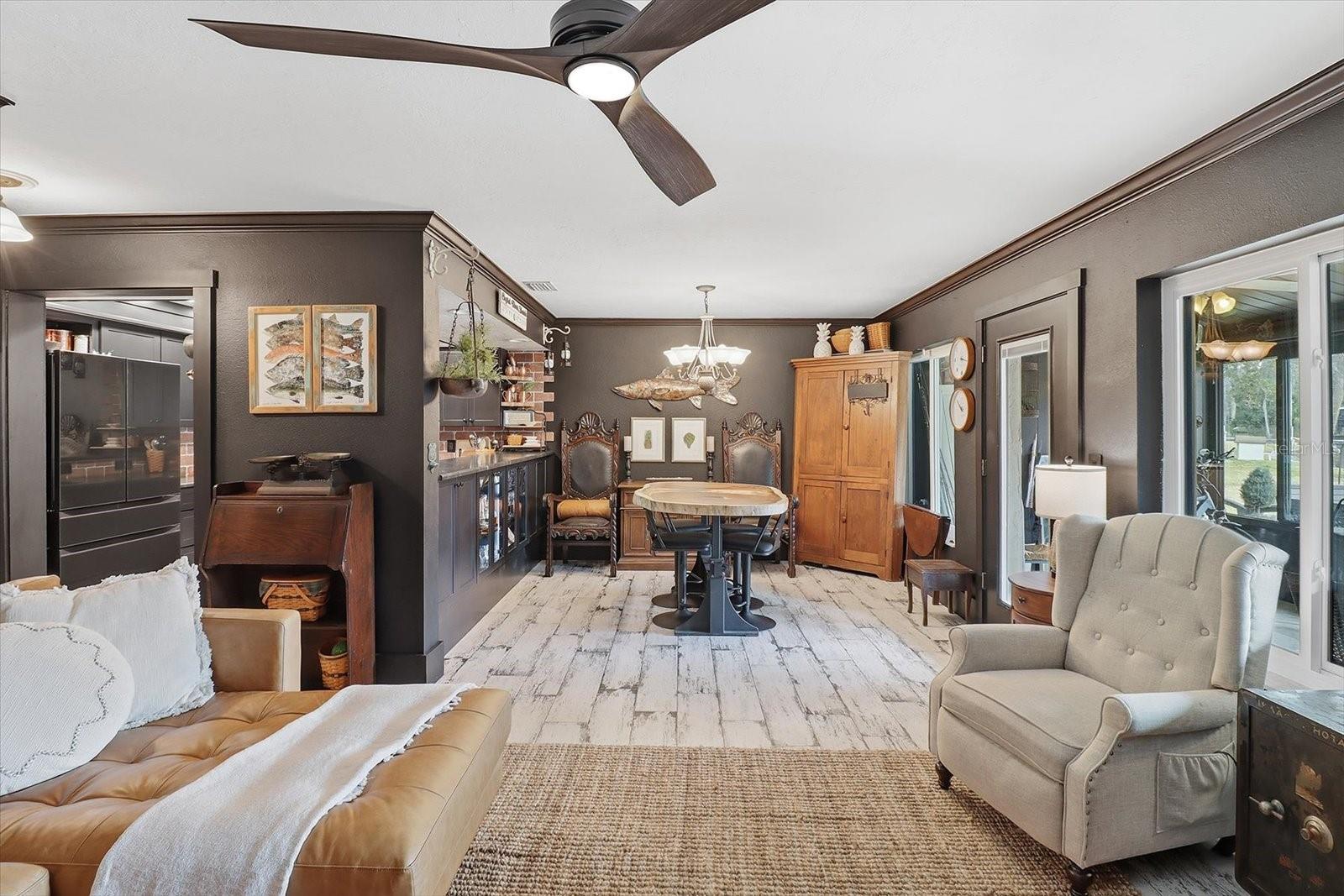 Listing photo id 18 for 1637 Paradise Circle 204