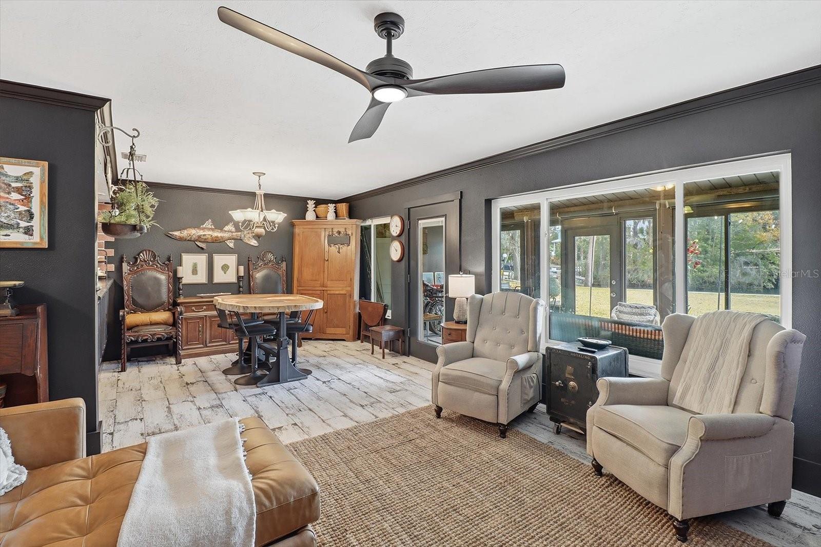 Listing photo id 19 for 1637 Paradise Circle 204