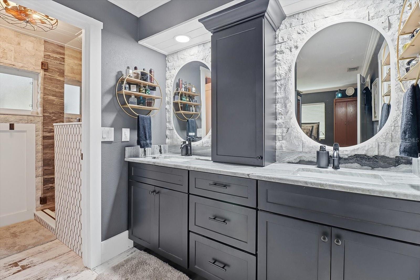 Listing photo id 23 for 1637 Paradise Circle 204