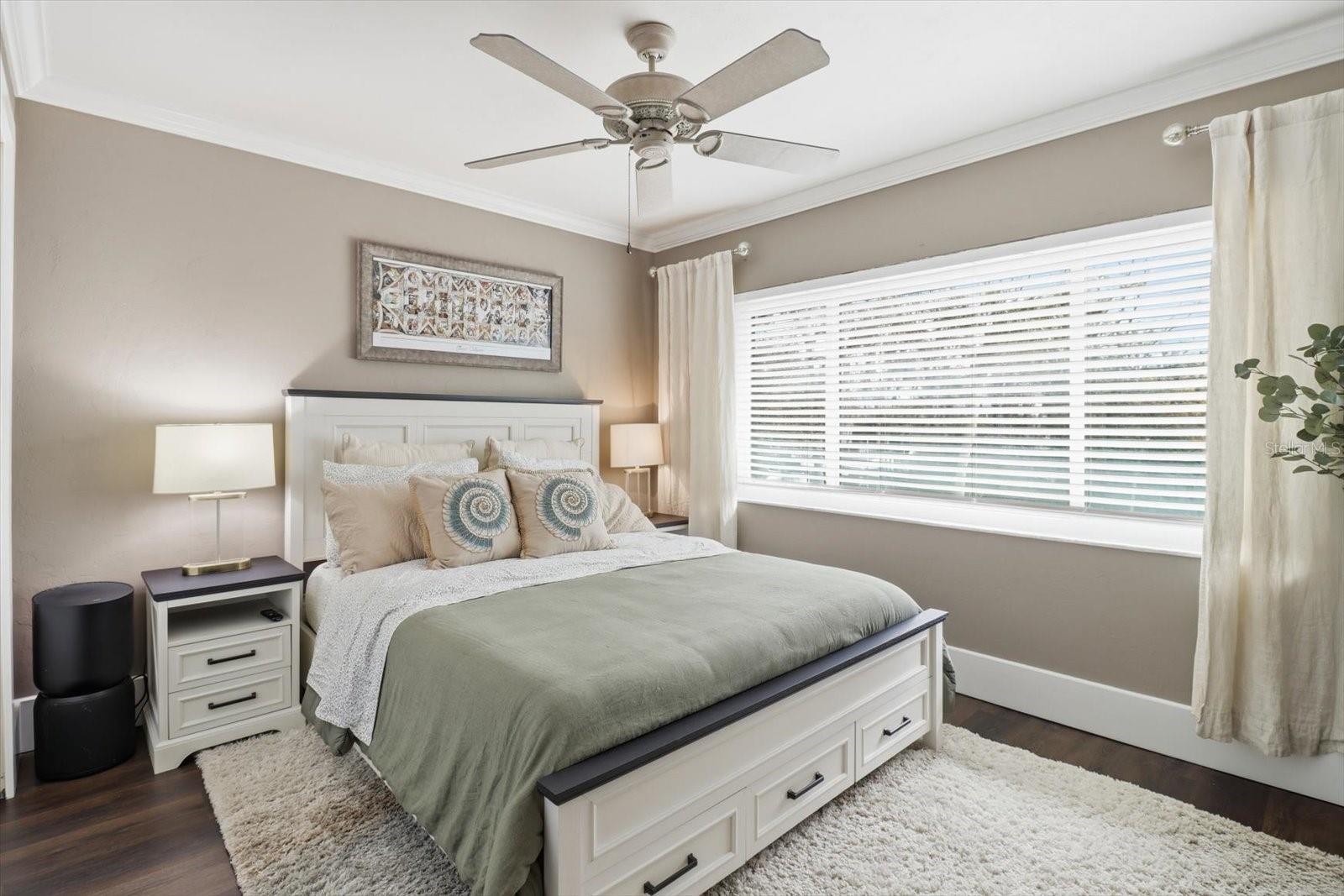 Listing photo id 28 for 1637 Paradise Circle 204