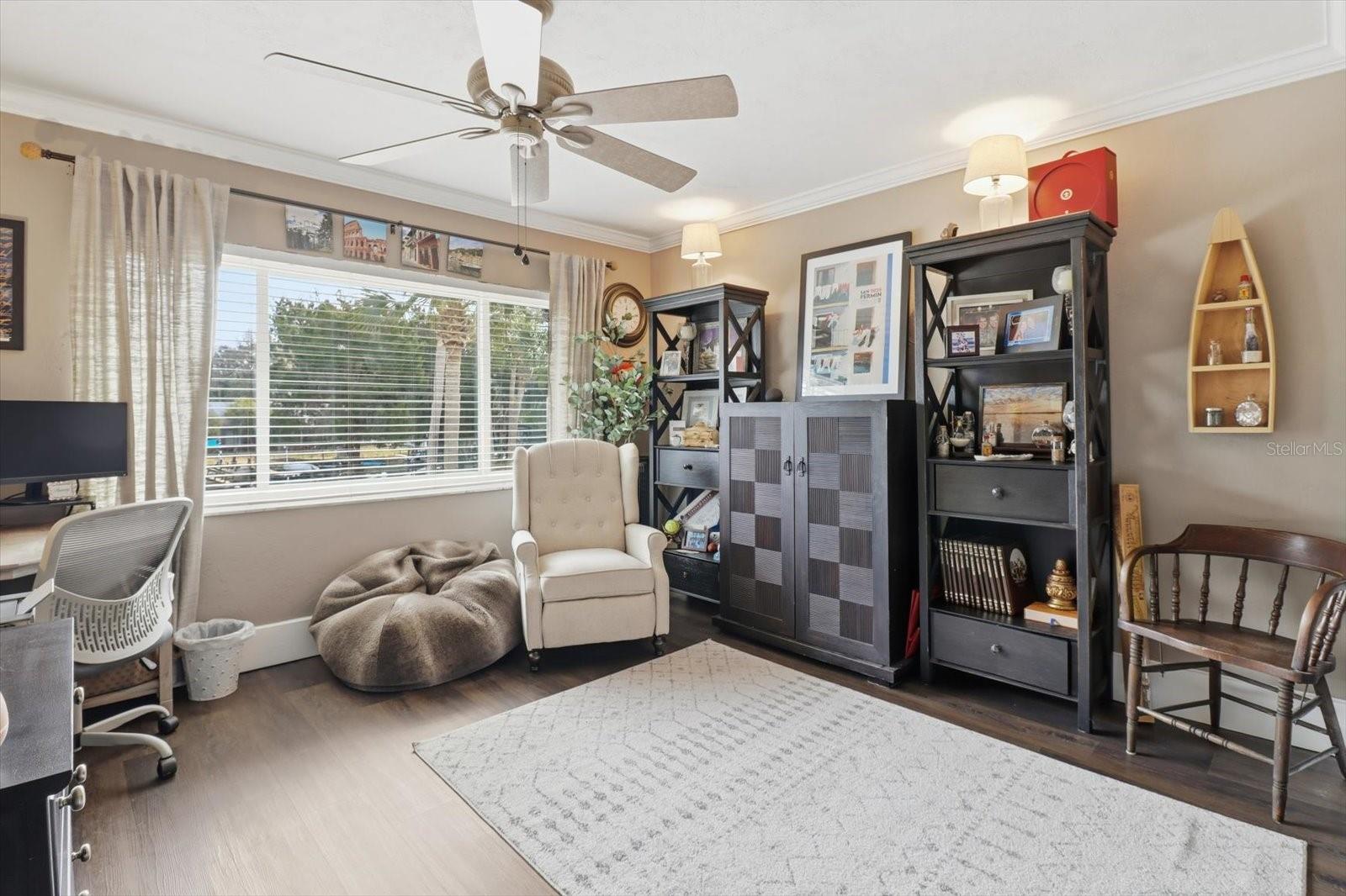 Listing photo id 31 for 1637 Paradise Circle 204