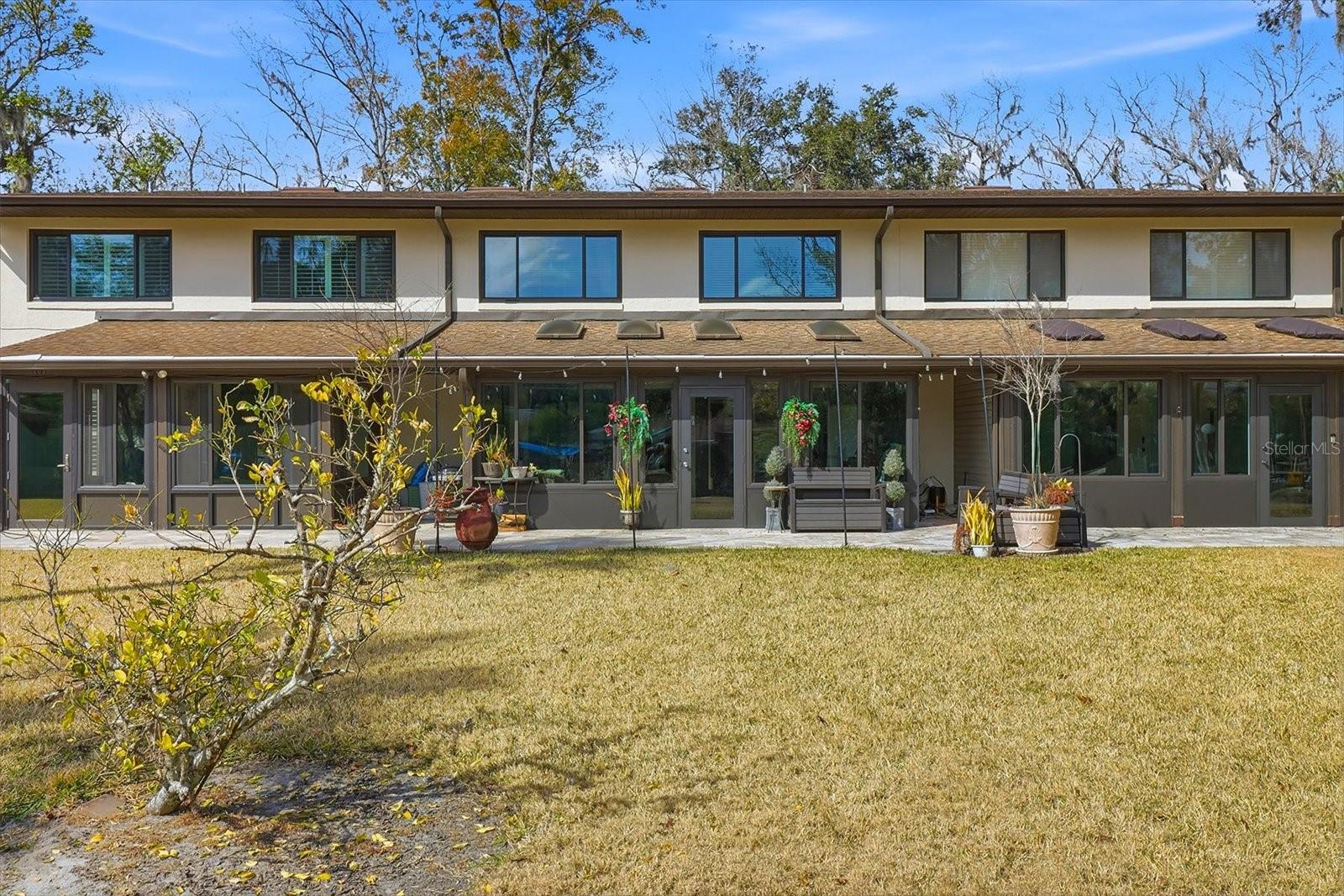 Listing photo id 35 for 1637 Paradise Circle 204