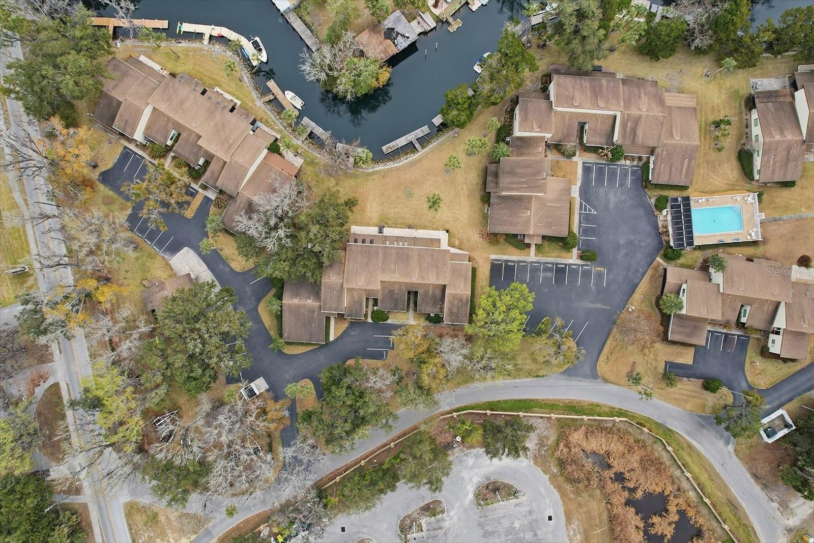 Listing photo id 41 for 1637 Paradise Circle 204