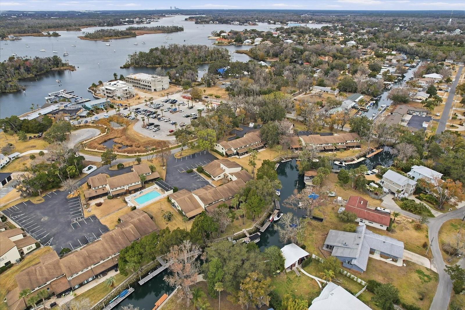 Listing photo id 43 for 1637 Paradise Circle 204