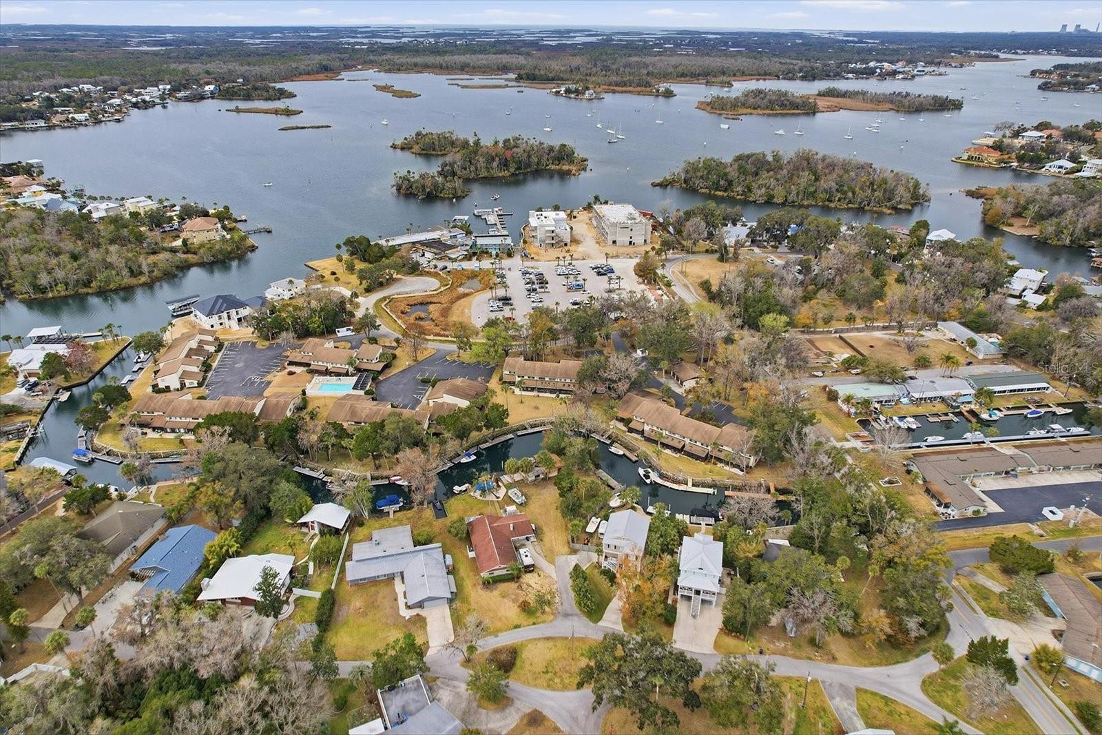 Listing photo id 44 for 1637 Paradise Circle 204