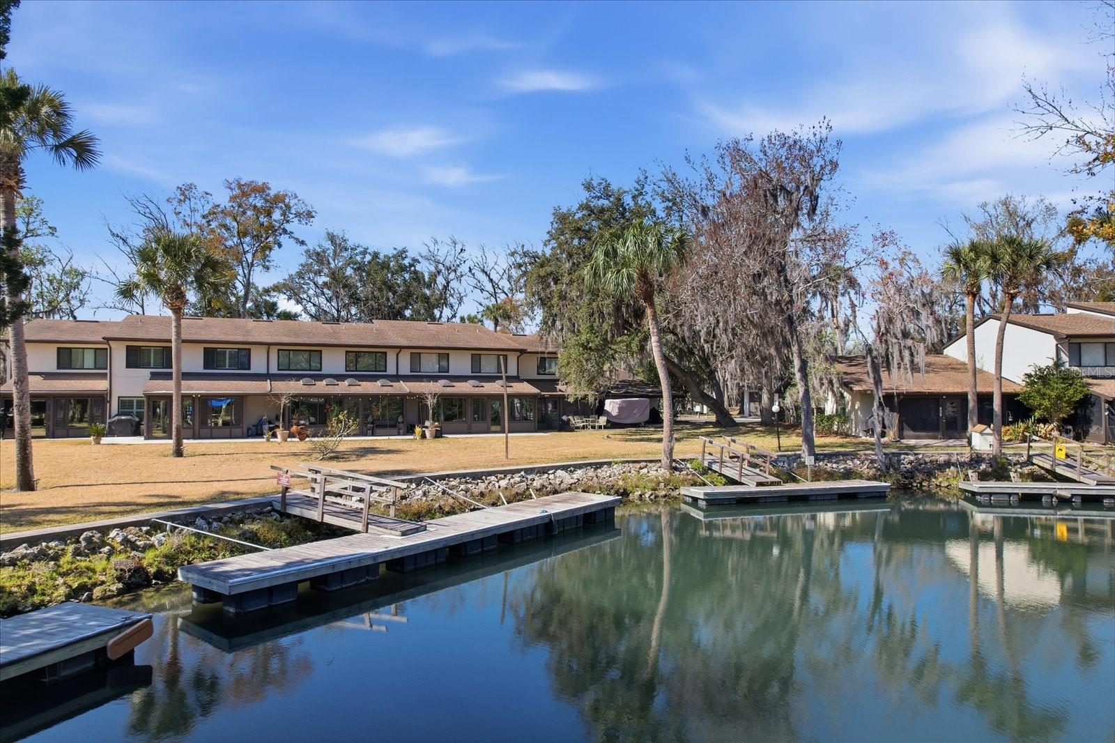 Listing photo id 45 for 1637 Paradise Circle 204