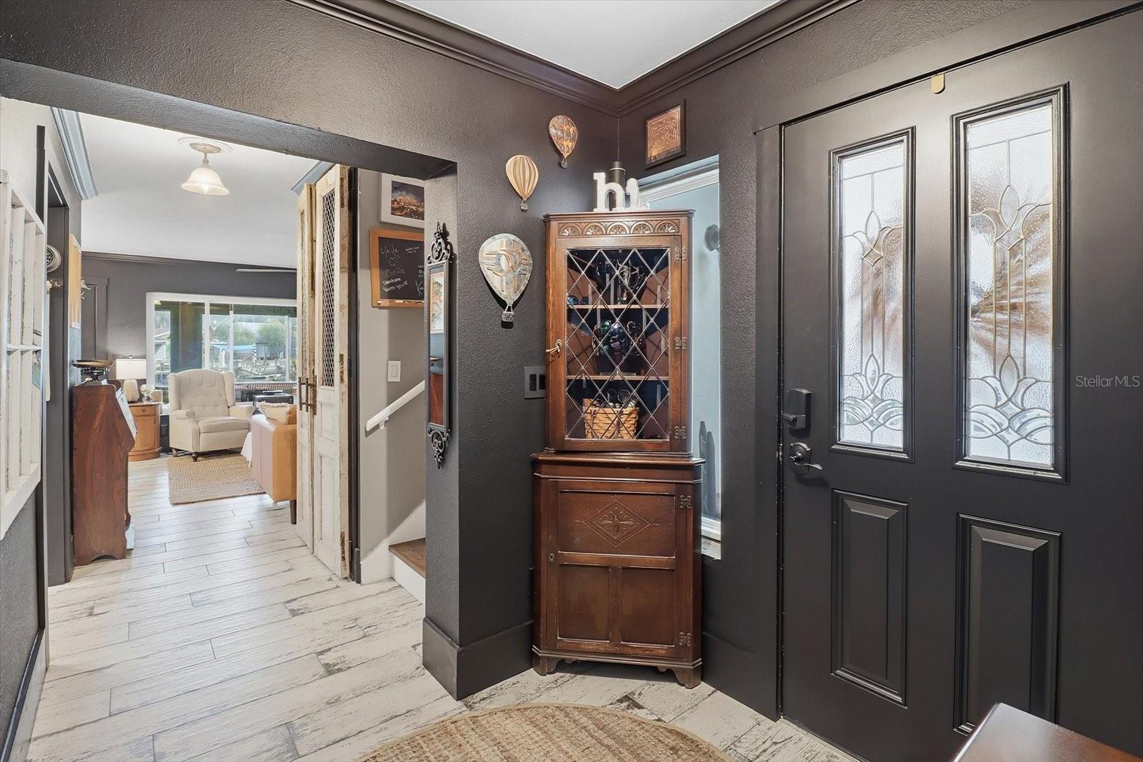 Listing photo id 3 for 1637 Paradise Circle 204