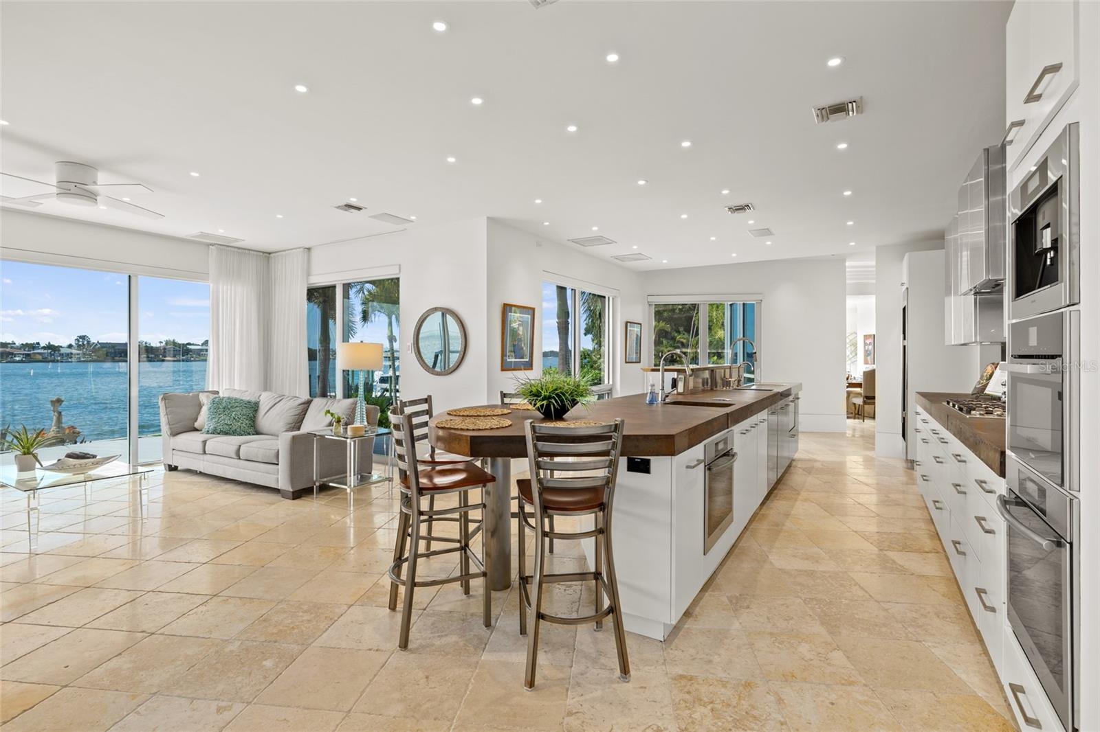 Image 18 of 90 For 360 26th Avenue Se