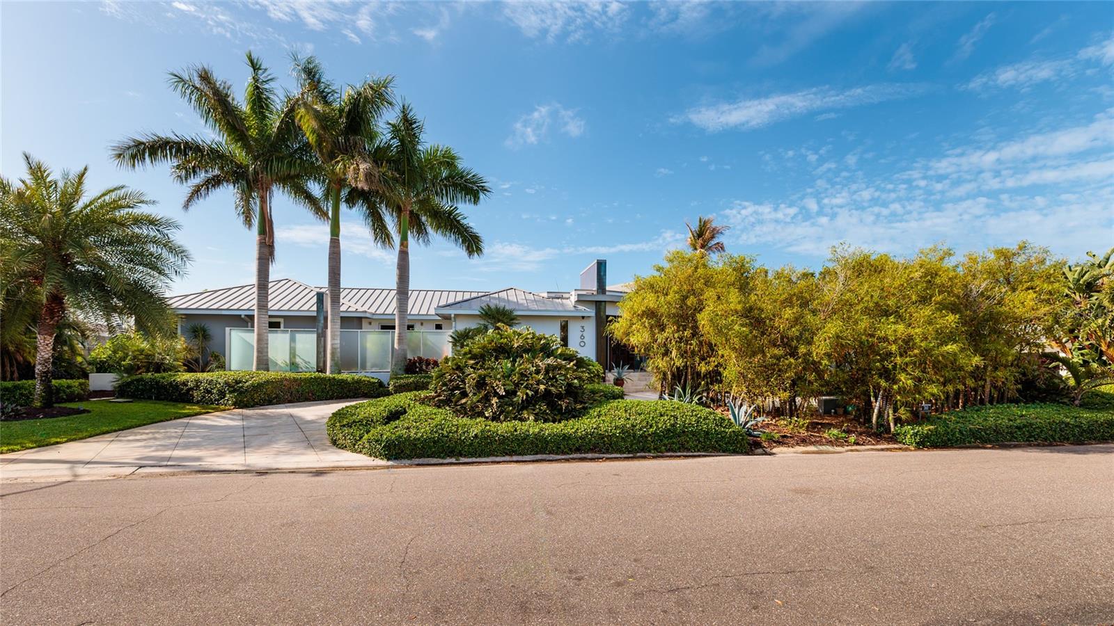 Image 3 of 90 For 360 26th Avenue Se