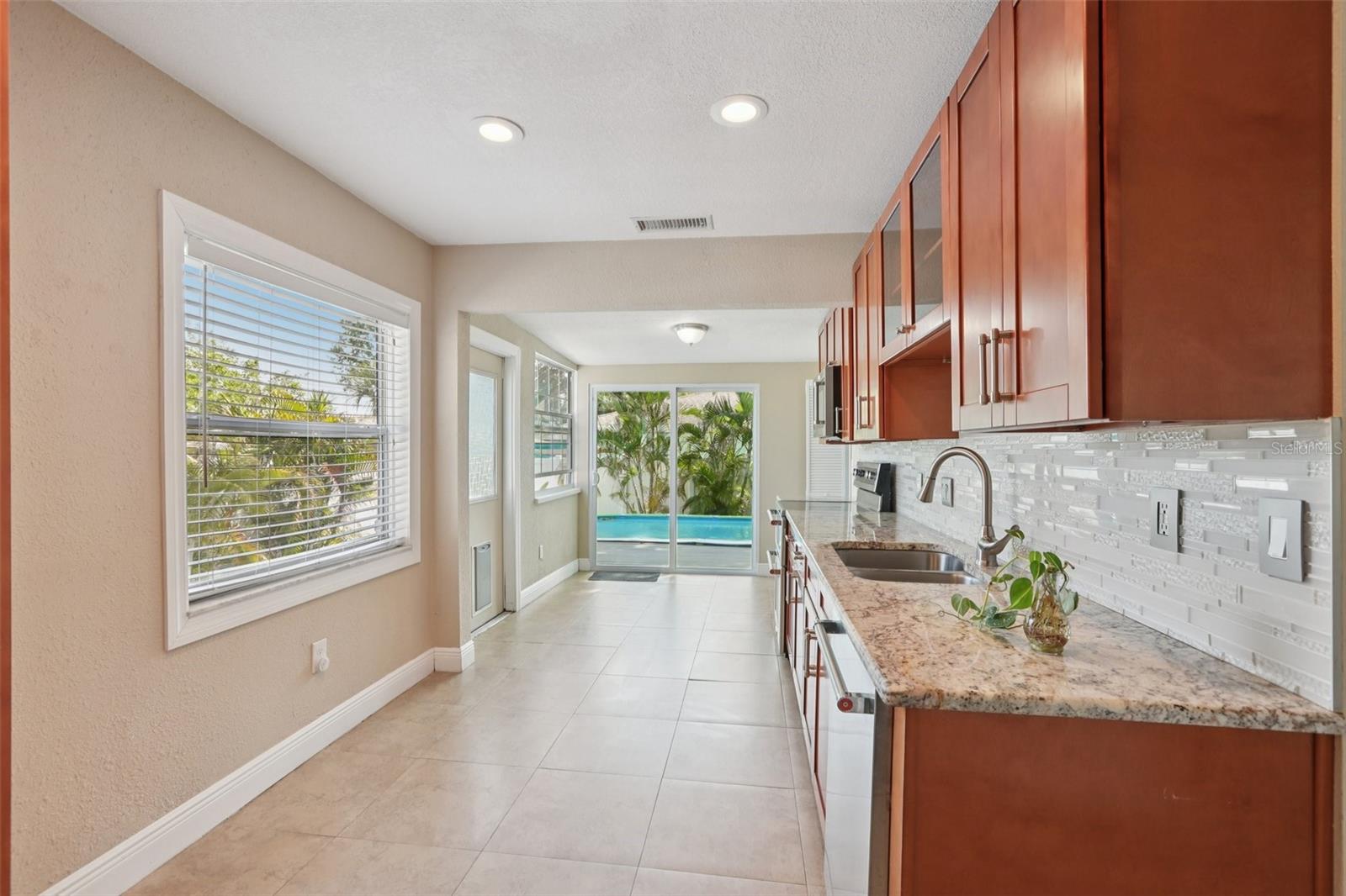 Image 11 of 35 For 2222 51st Street S