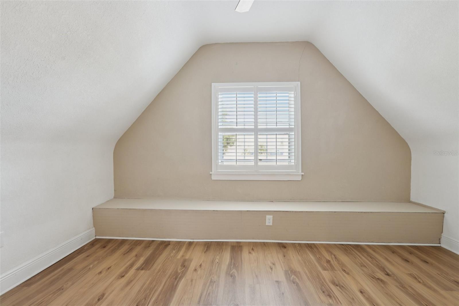 Image 22 of 35 For 2222 51st Street S