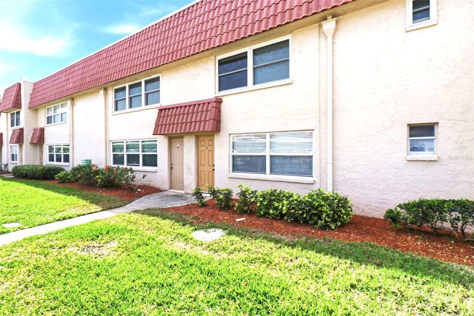 Image 5 of 22 For 10034 64th Avenue N 3