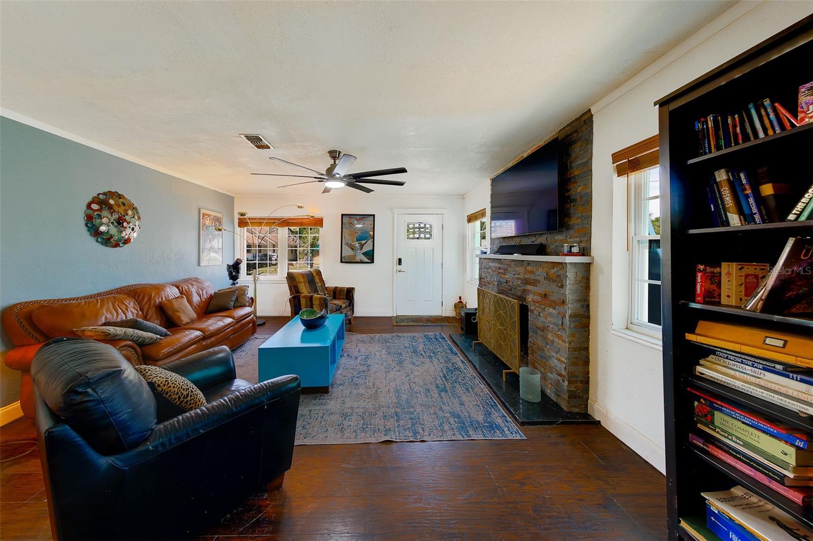 Image 10 of 87 For 636 37th Avenue S