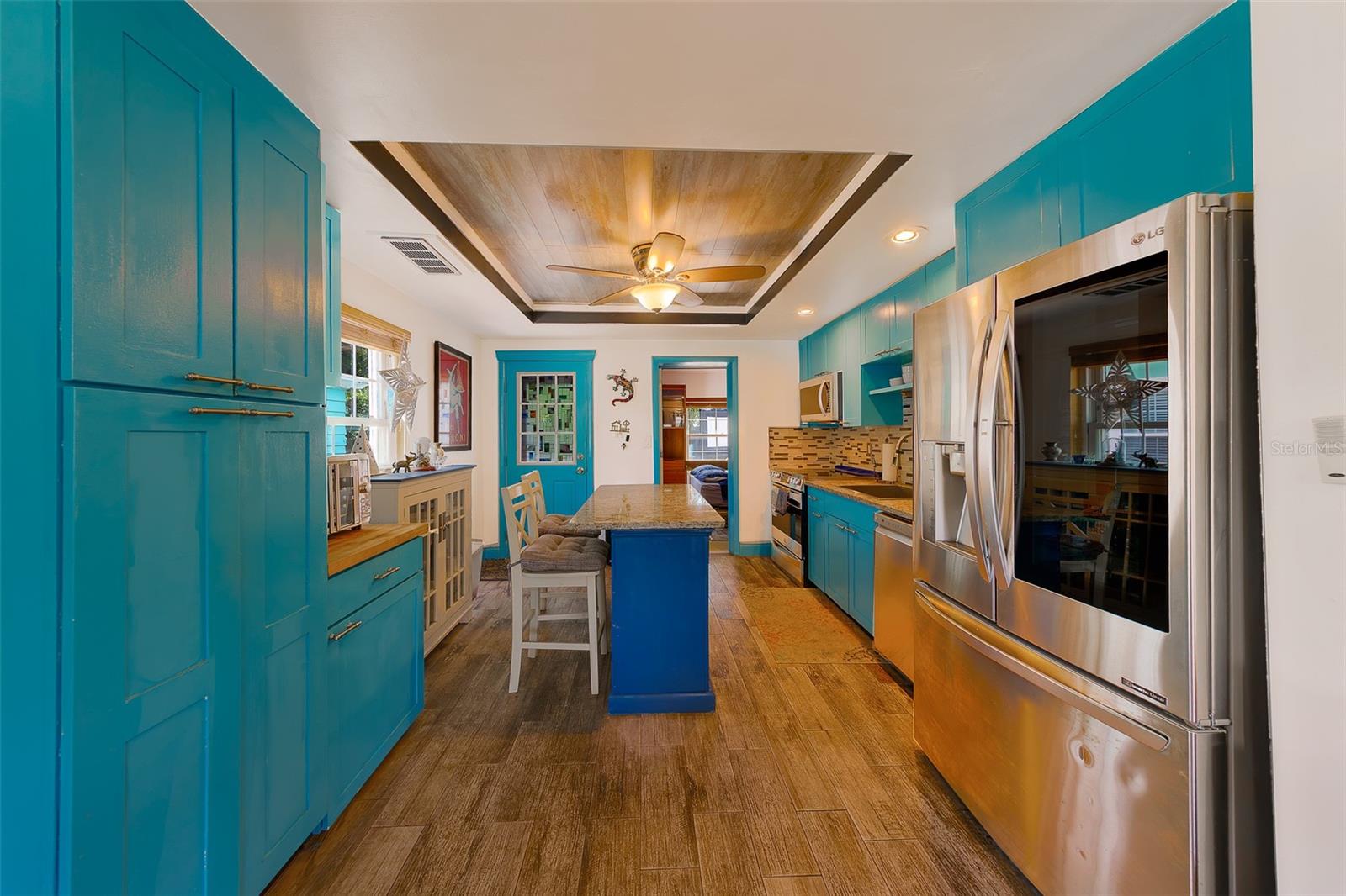 Image 11 of 87 For 636 37th Avenue S