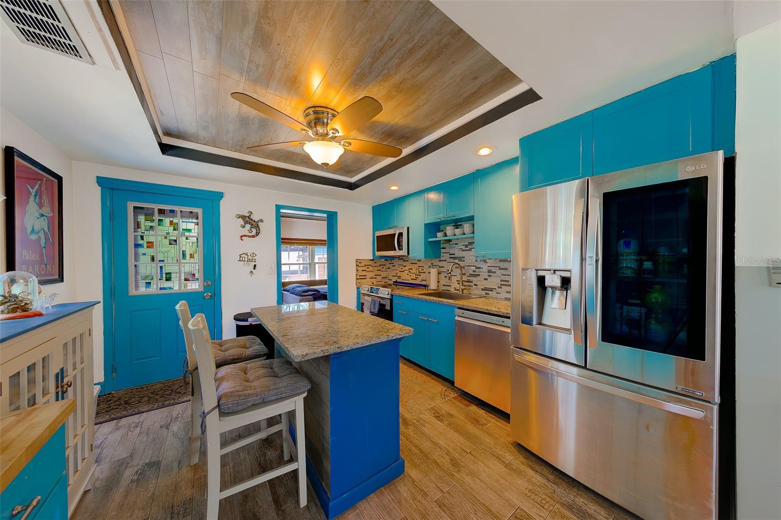 Image 13 of 87 For 636 37th Avenue S