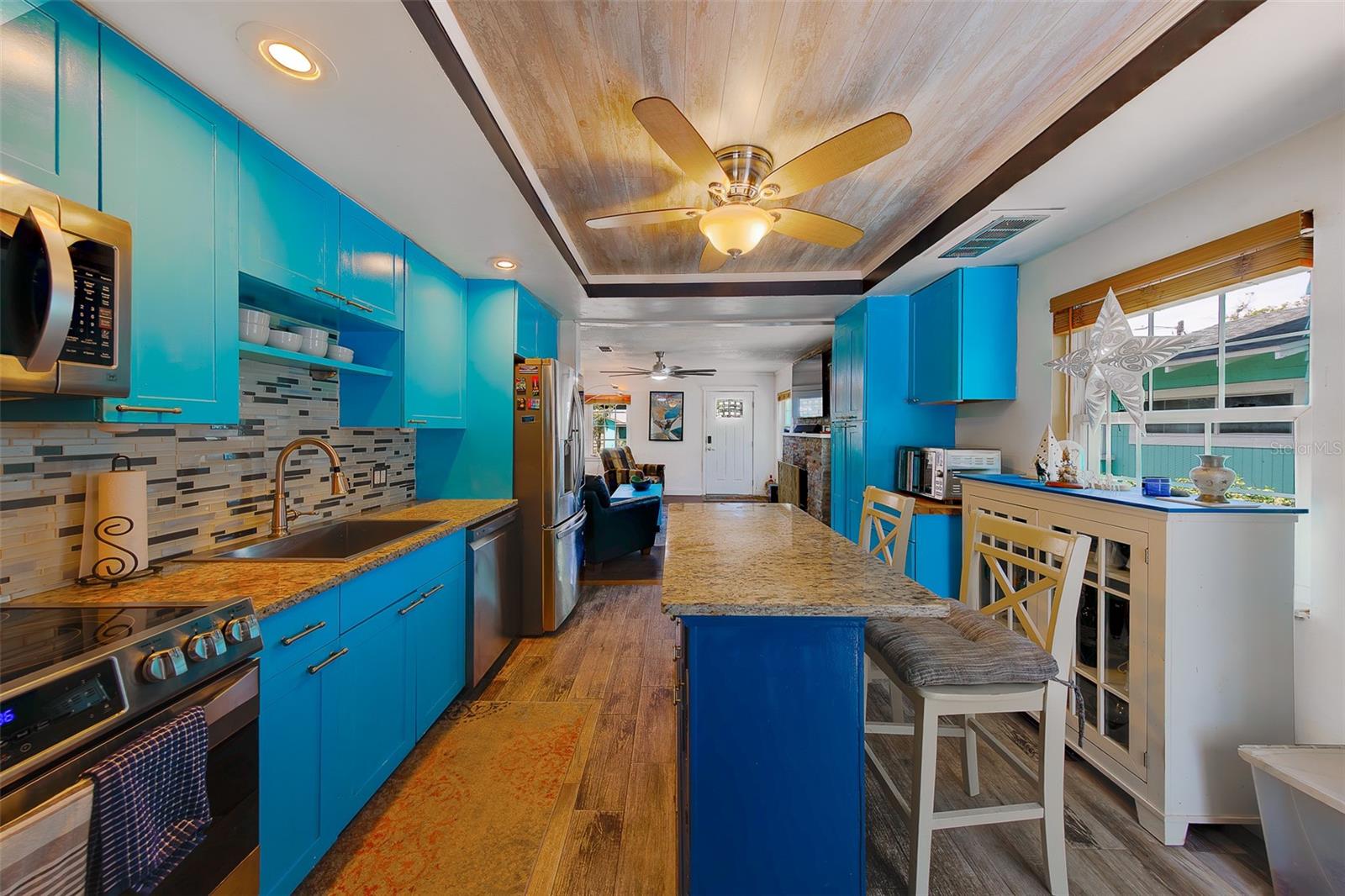 Image 14 of 87 For 636 37th Avenue S