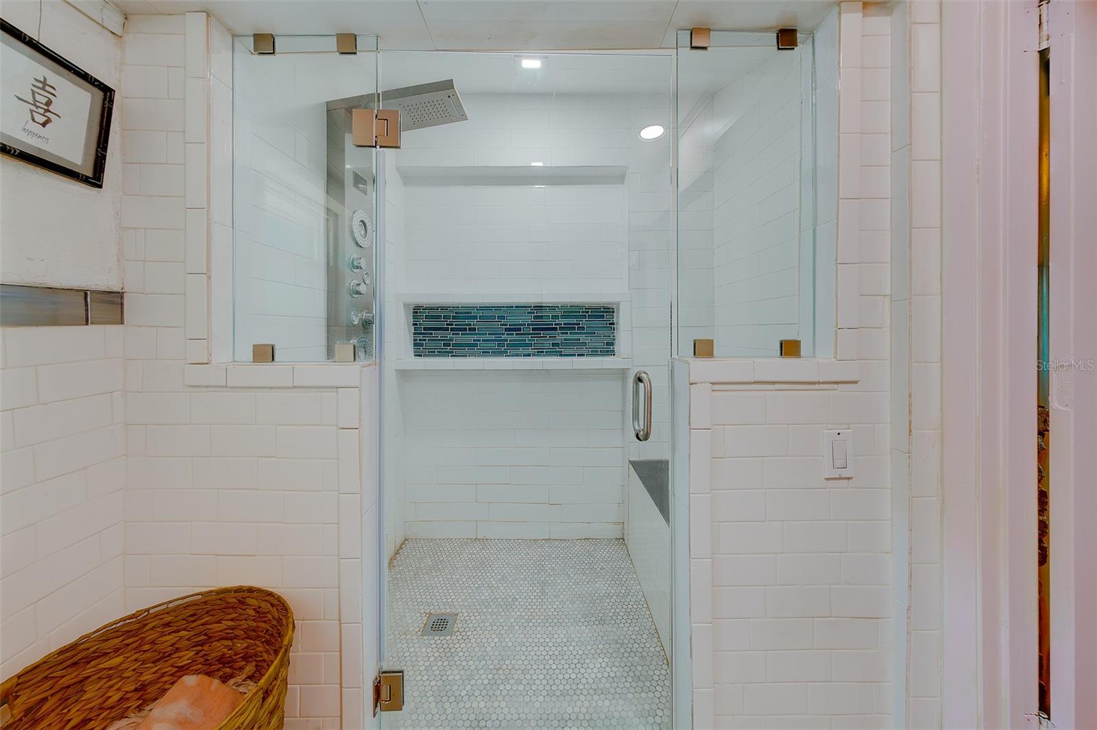 Image 20 of 87 For 636 37th Avenue S