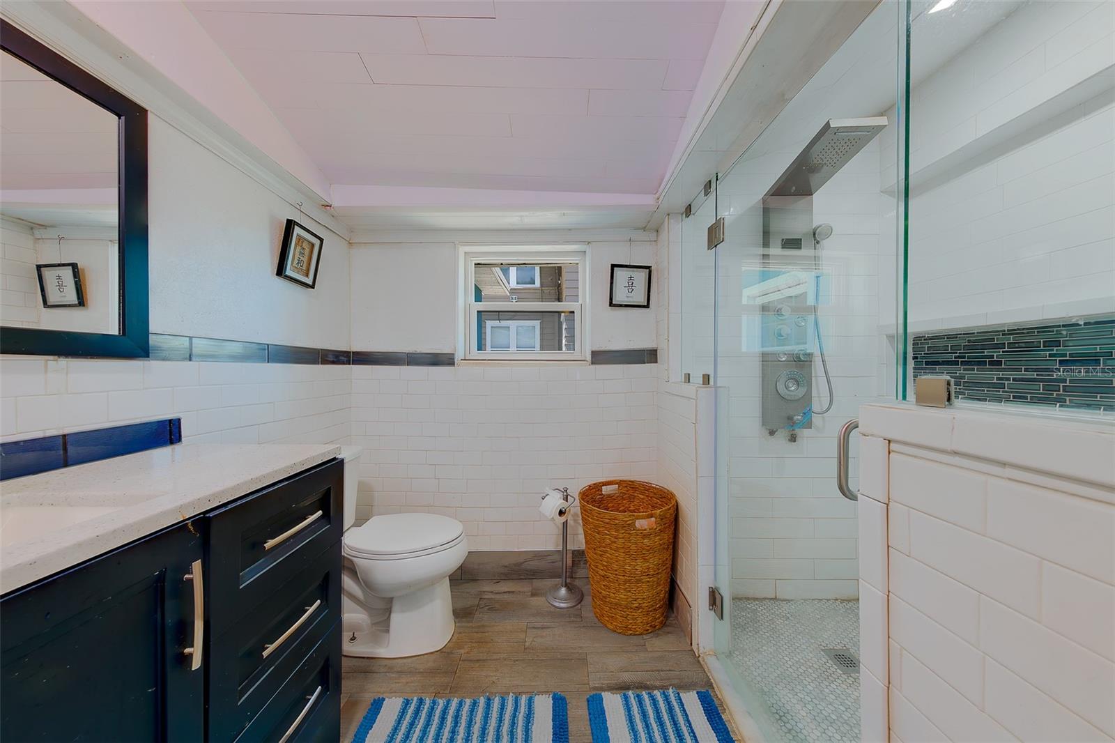 Image 21 of 87 For 636 37th Avenue S