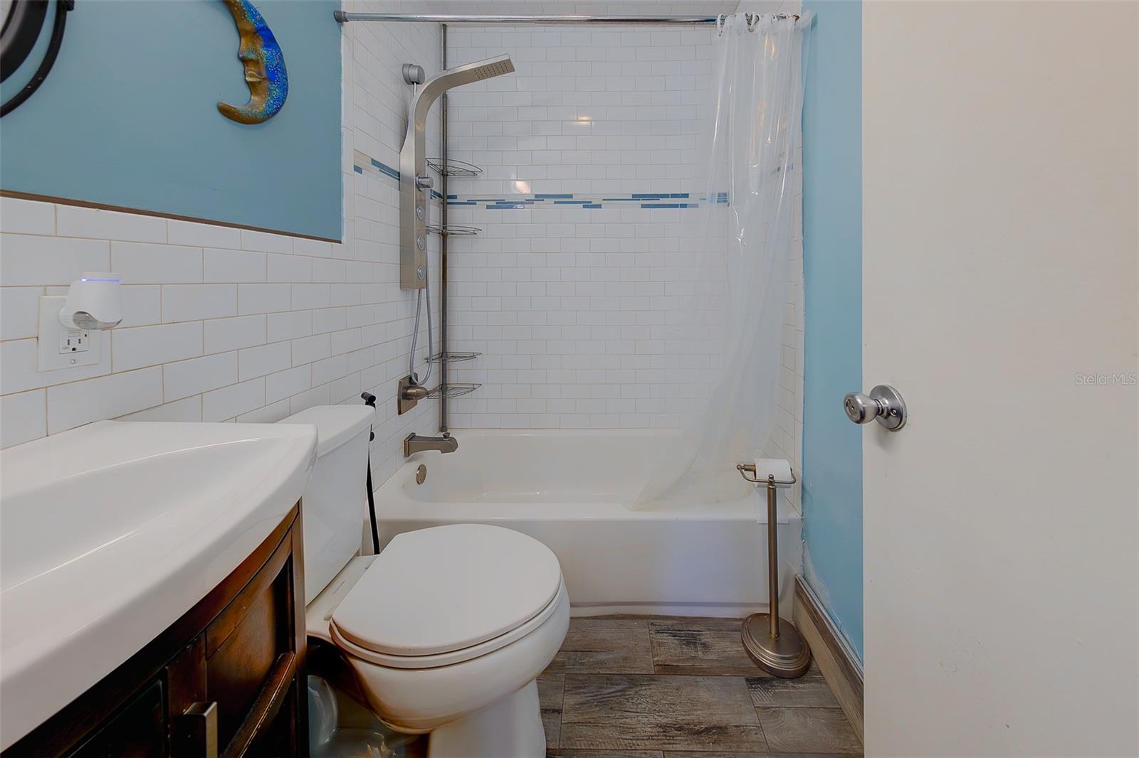 Image 25 of 87 For 636 37th Avenue S