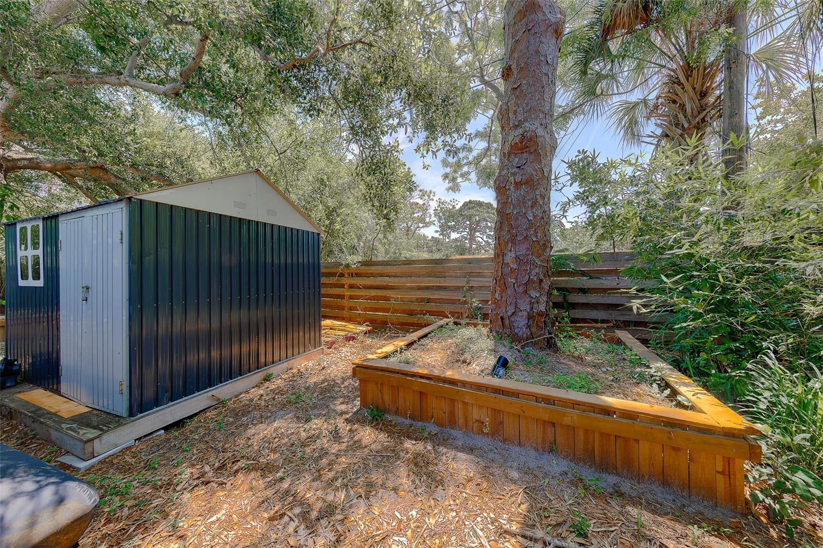 Image 40 of 87 For 636 37th Avenue S