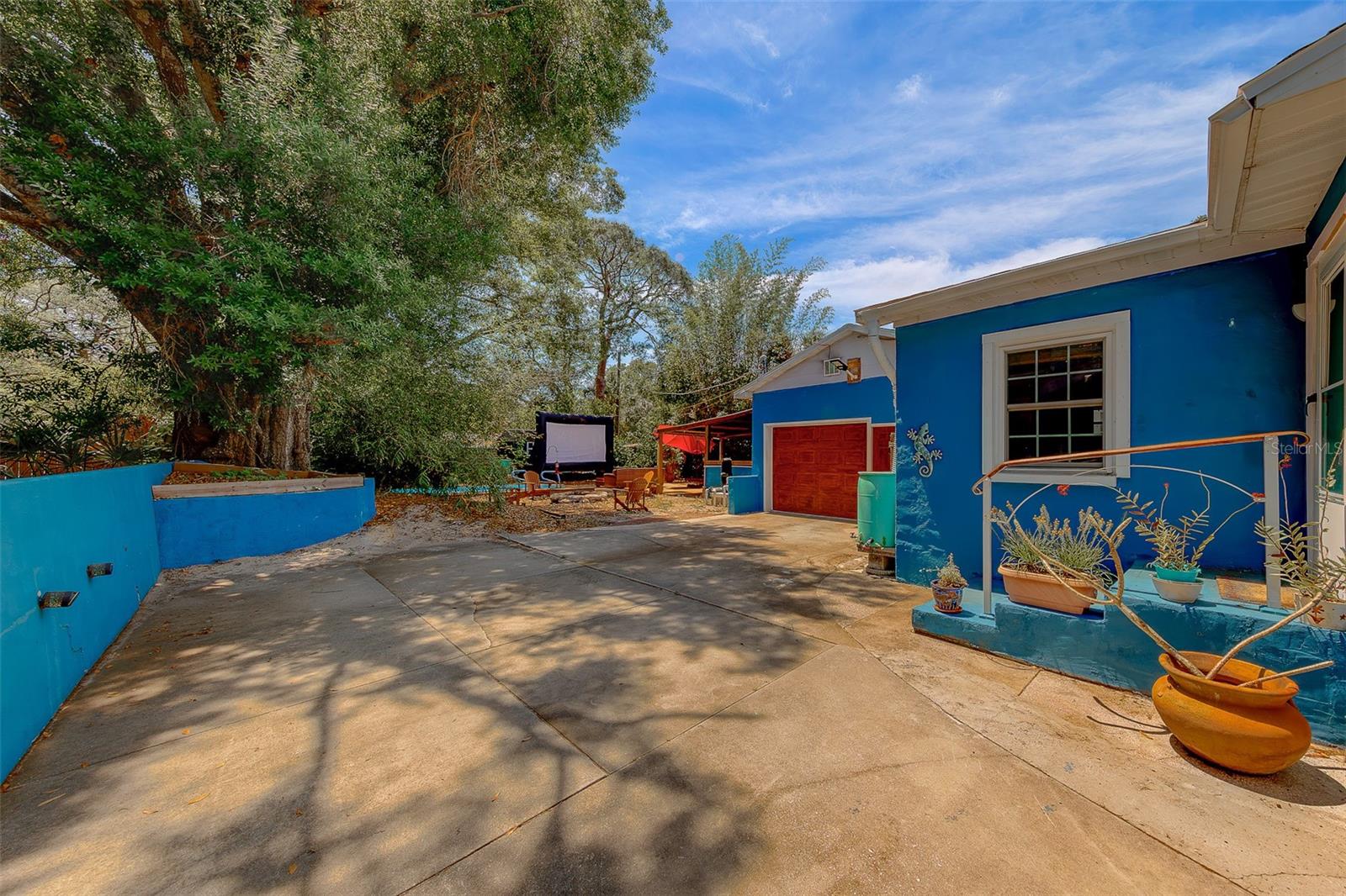 Image 43 of 87 For 636 37th Avenue S