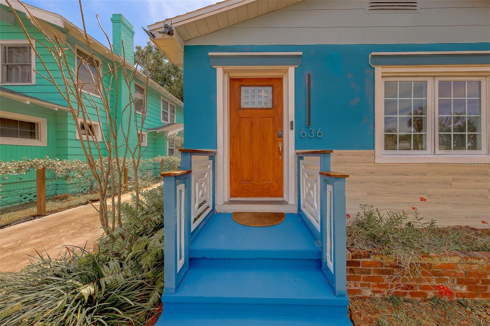 Image 5 of 87 For 636 37th Avenue S