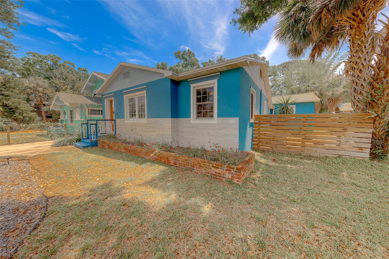 Image 6 of 87 For 636 37th Avenue S