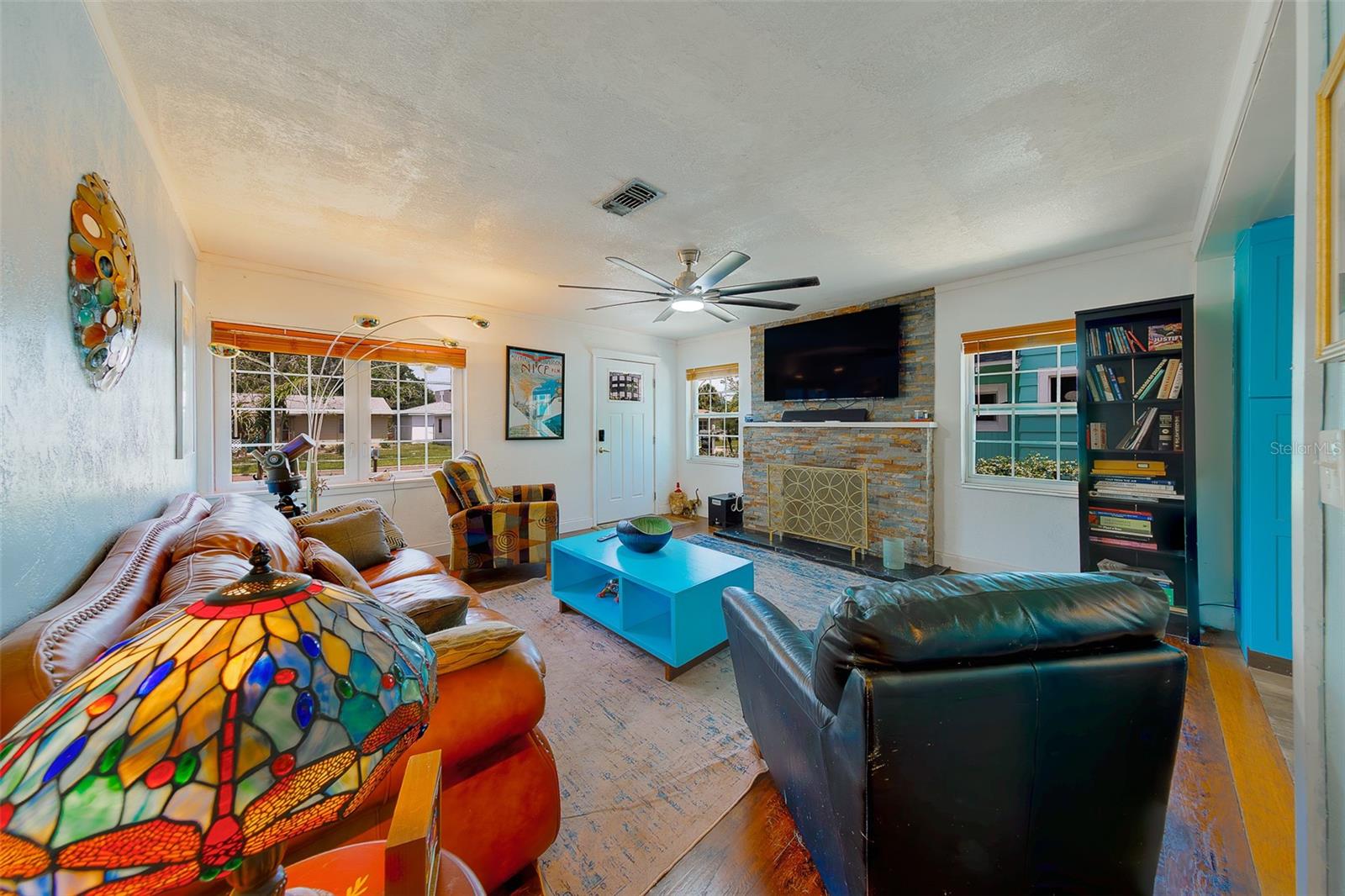 Image 9 of 87 For 636 37th Avenue S