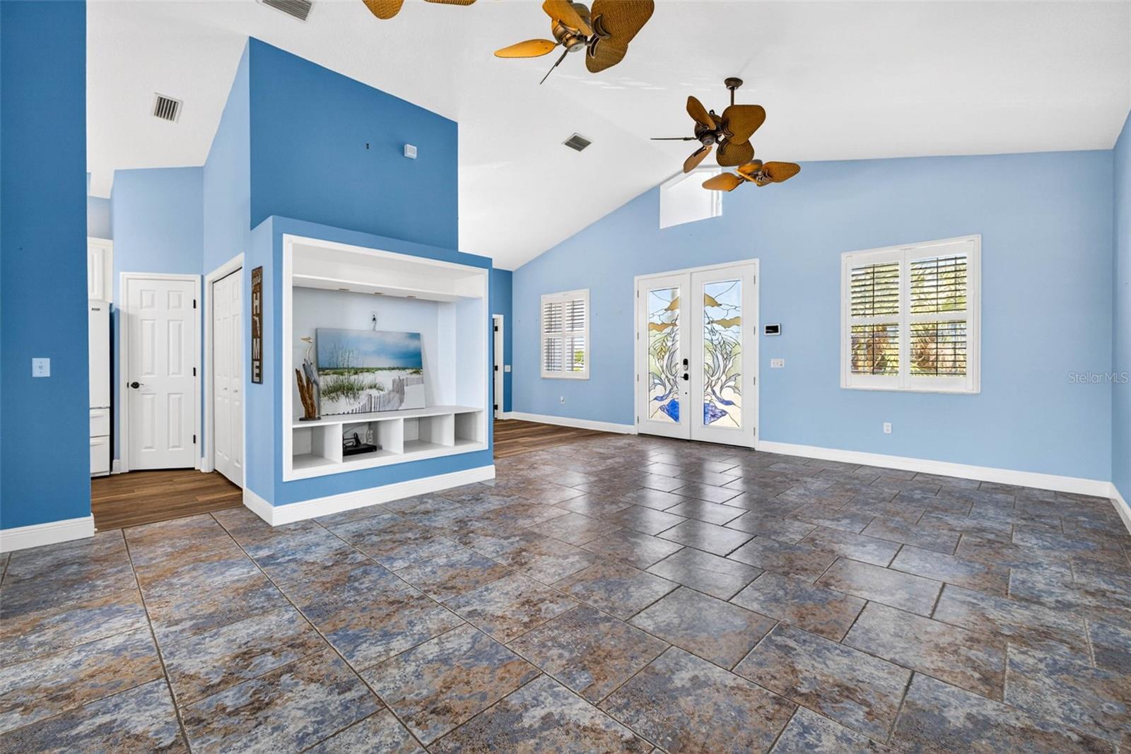 Image 13 of 92 For 821 Blue Heron Boulevard