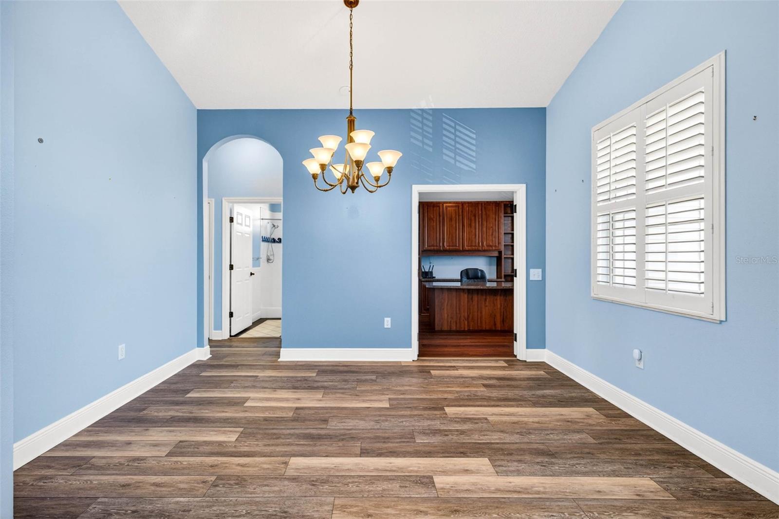 Image 16 of 92 For 821 Blue Heron Boulevard