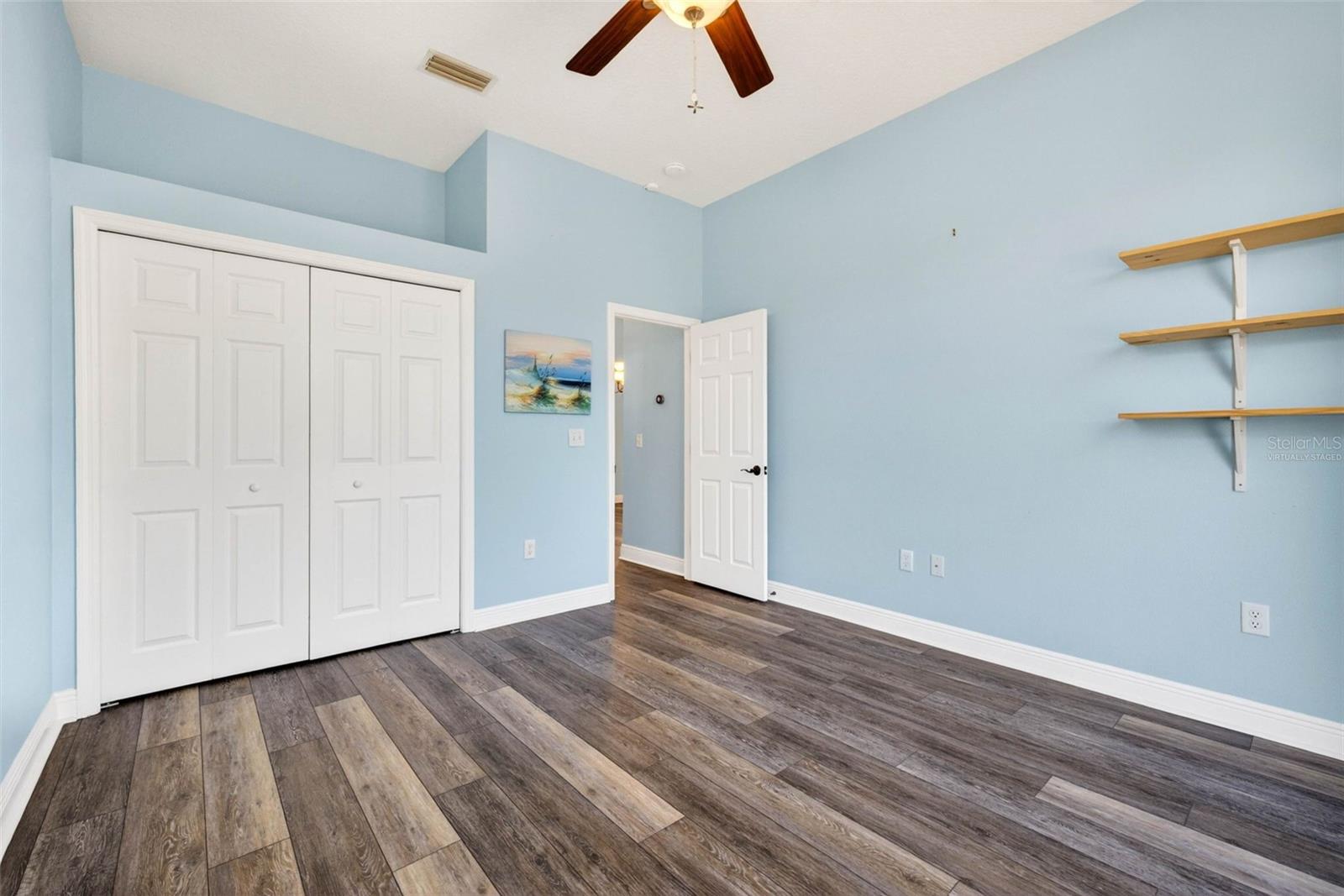 Image 33 of 92 For 821 Blue Heron Boulevard