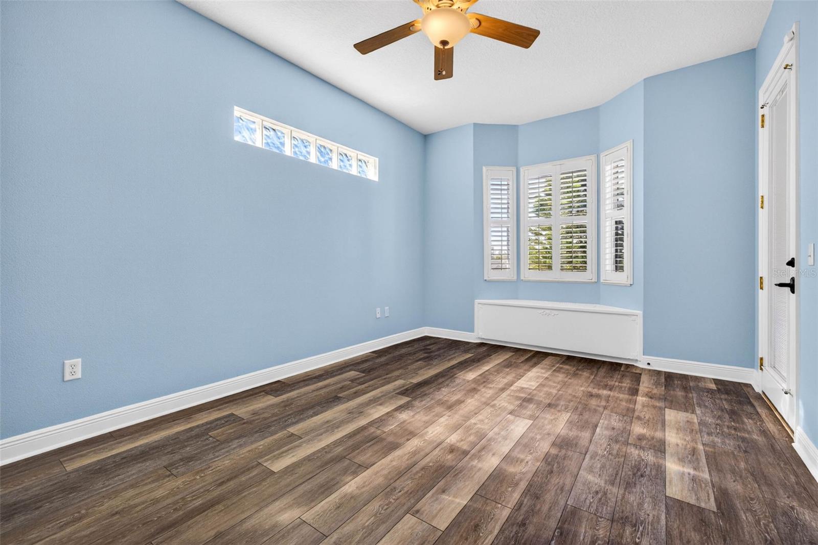 Image 35 of 92 For 821 Blue Heron Boulevard