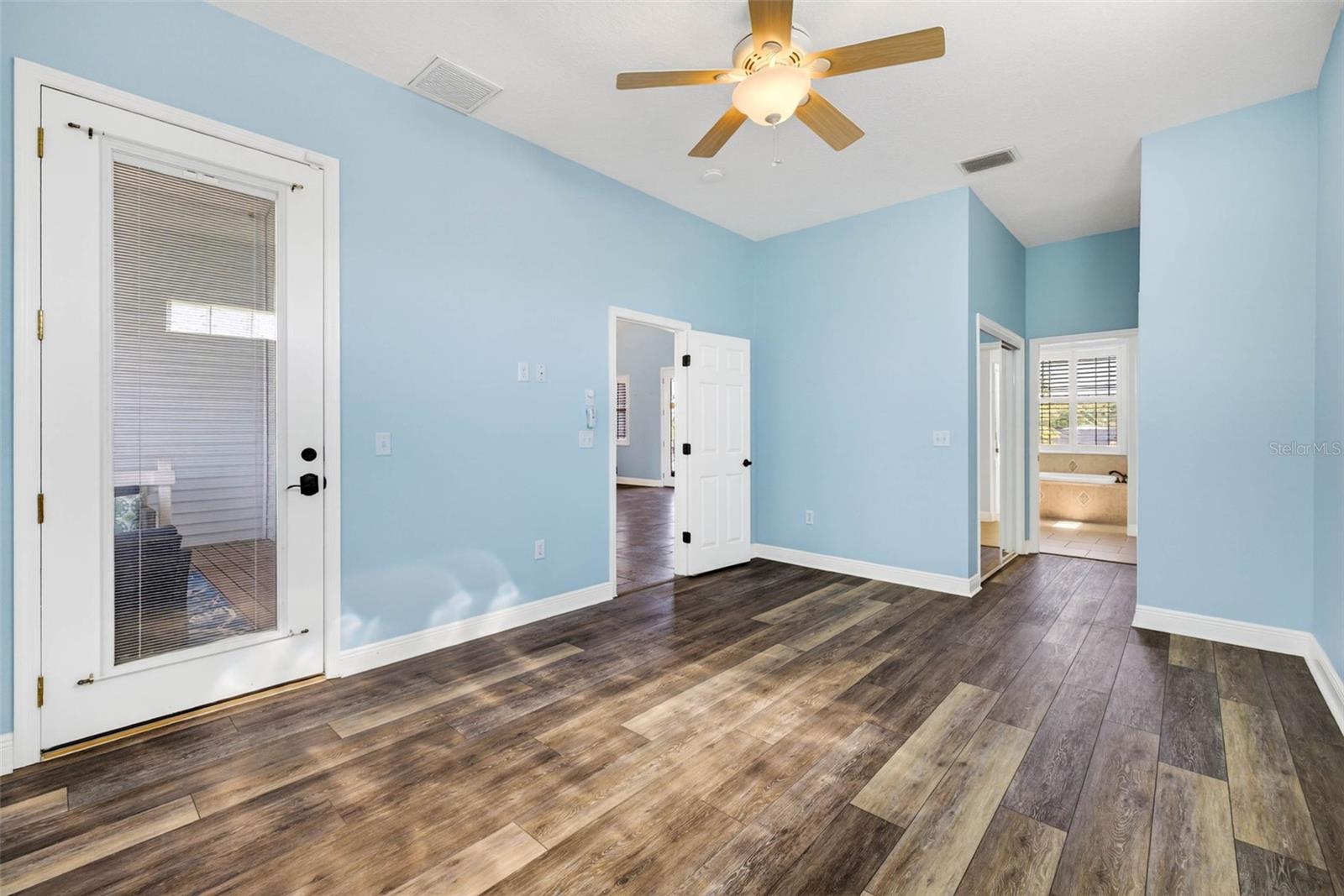 Image 38 of 92 For 821 Blue Heron Boulevard